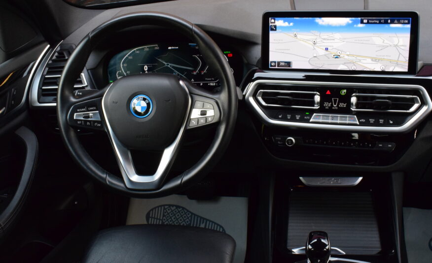 BMW X3 30e PHEV SPORTZETELS – LEDER – NAVI – LED – 360° CAM – 20″ ALU –  FACELIFT