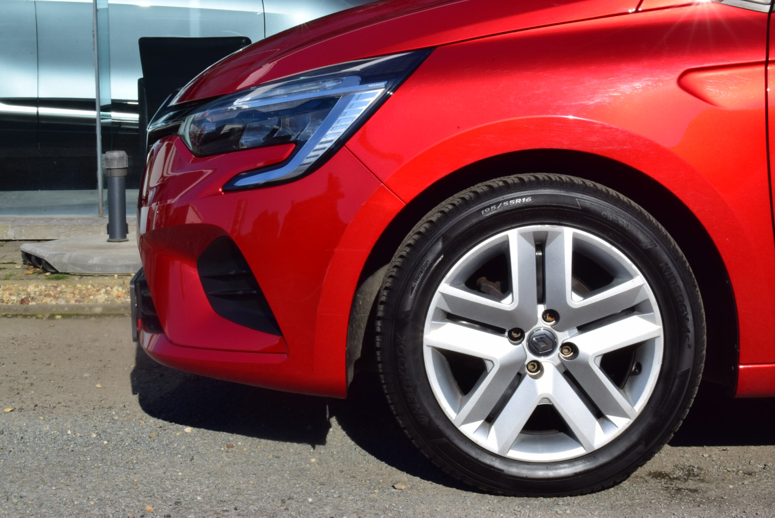 RENAULT CLIO 1.0SCe NAVIGATIE – AIRCO – PARKEERSENSOREN – 60.000km