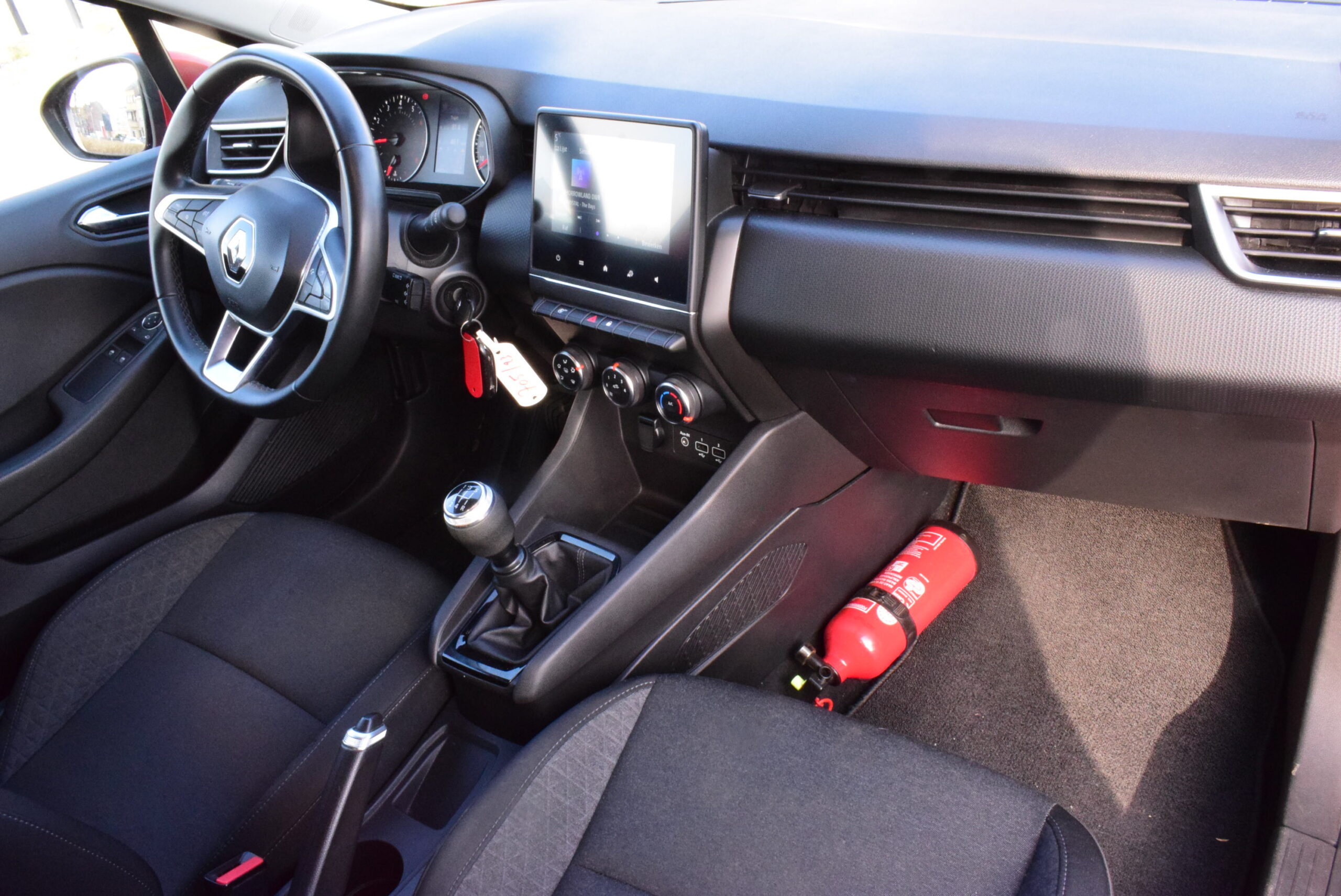 RENAULT CLIO 1.0SCe NAVIGATIE – AIRCO – PARKEERSENSOREN – 60.000km