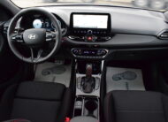 HYUNDAI i30 WAGEN N-LINE 1.5T-GDI 140pk aut. – NAVI – FULL LED – CAMERA – ZETELVERWARMING – 18″ ALU – NIEUW