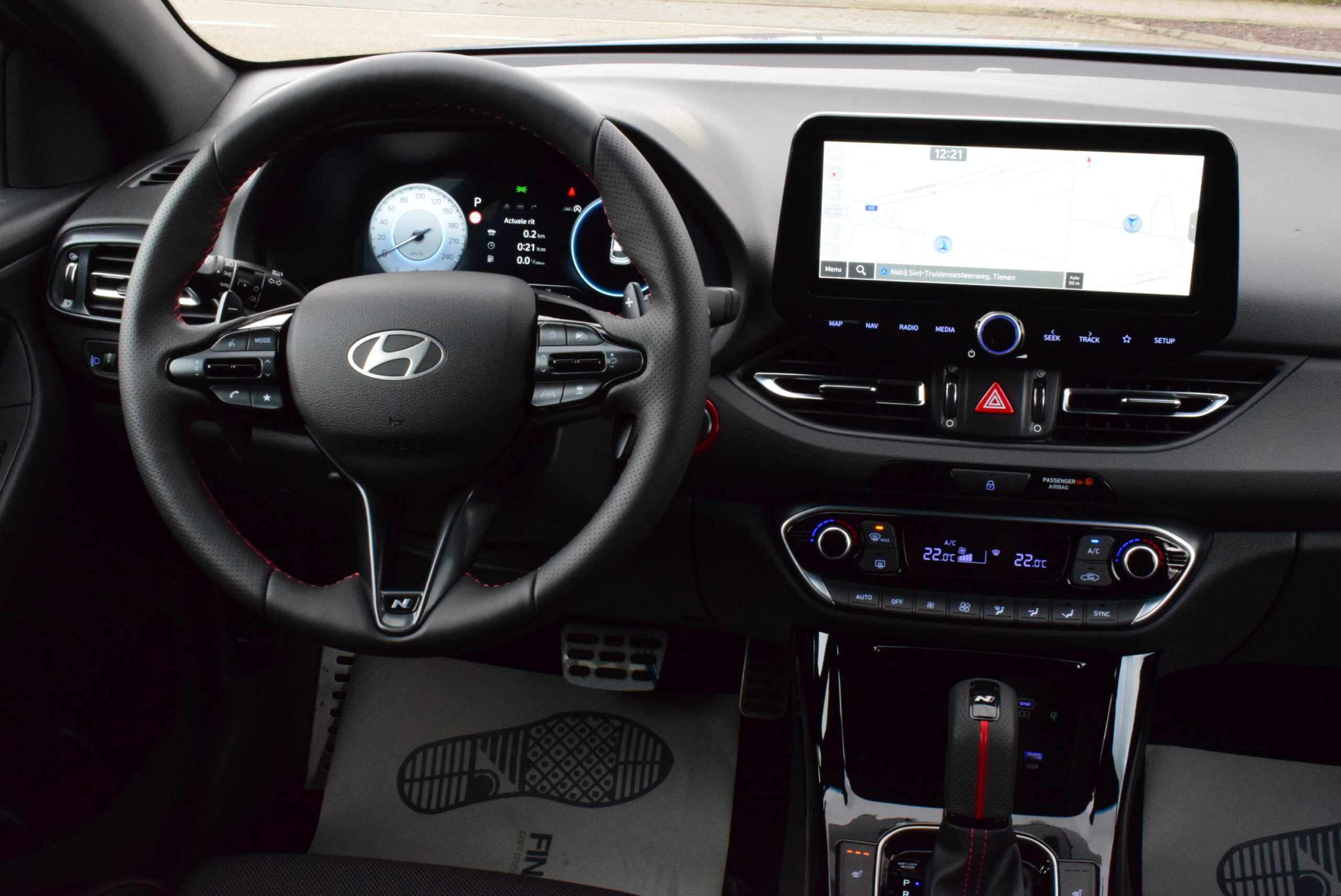 HYUNDAI i30 WAGEN N-LINE 1.5T-GDI 140pk aut. – NAVI – FULL LED – CAMERA – ZETELVERWARMING – 18″ ALU – VERKOCHT