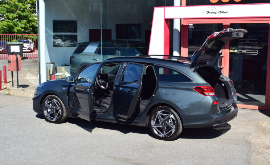 HYUNDAI i30 WAGEN N-LINE 1.5T-GDI 140pk aut. – NAVI – FULL LED – CAMERA – ZETELVERWARMING – 18″ ALU – NIEUW