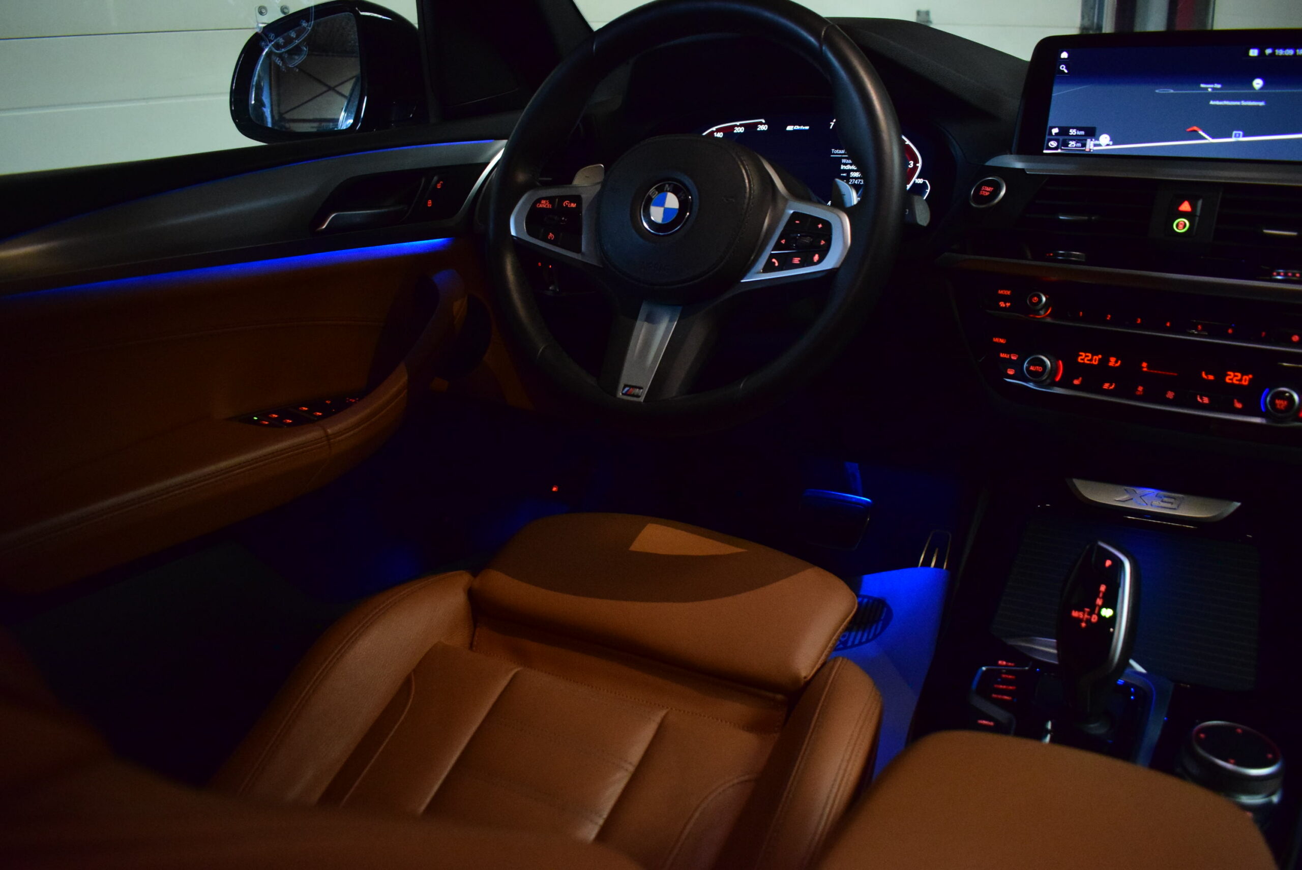 BMW X3 30e PHEV M-PACK -SPORTZETELS – LEDER – NAVI – LED – CAM – AMBIENT LIGHT – 19″ ALU – IN OPTIE