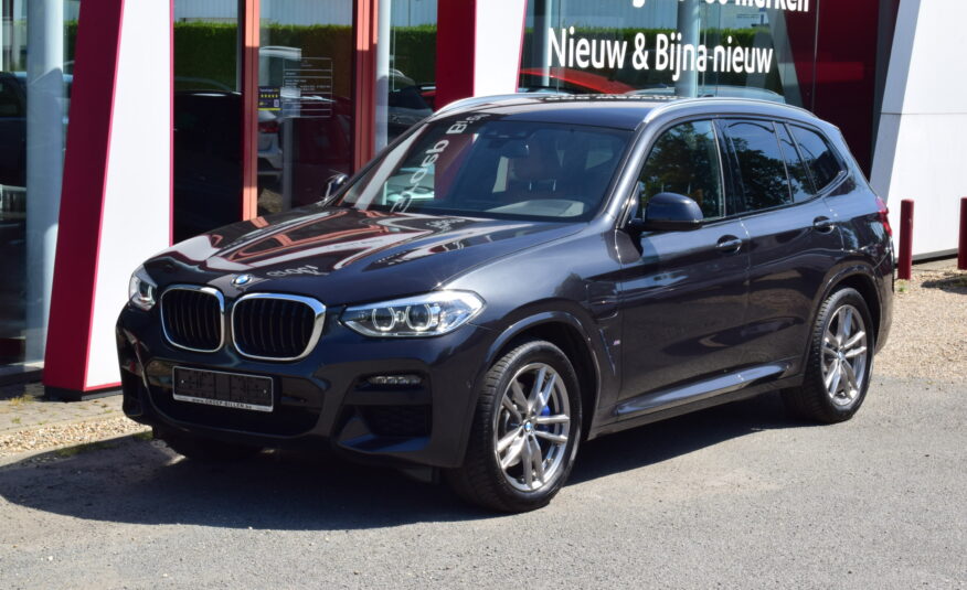 BMW X3 30e PHEV M-PACK -SPORTZETELS – LEDER – NAVI – LED – CAM – AMBIENT LIGHT – 19″ ALU
