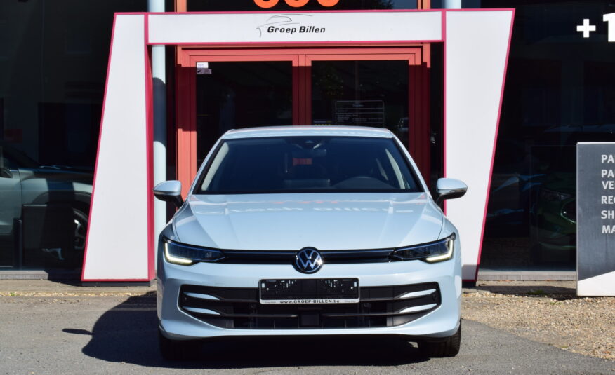 VOLKSWAGEN GOLF VIII 1.5Tsi CARPLAY – AMBIENT LIGHT – CAMERA – ZETELVERWARMING – NIEUW