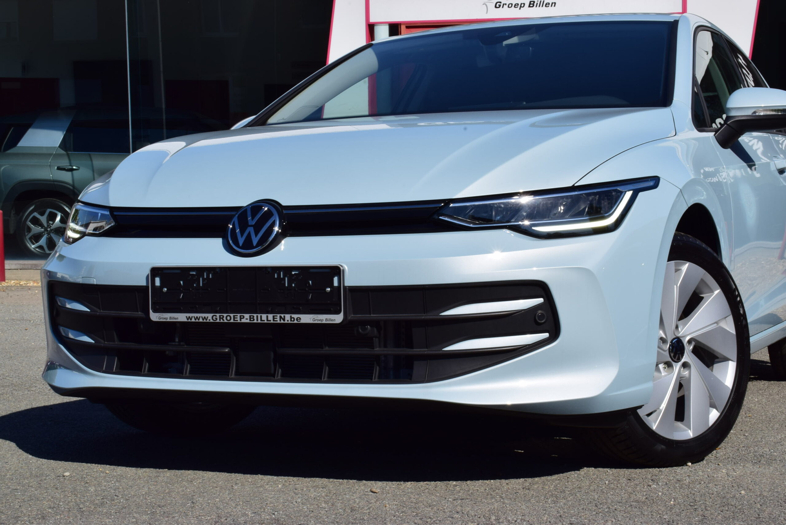 VOLKSWAGEN GOLF VIII 1.5Tsi CARPLAY – AMBIENT LIGHT – CAMERA – ZETELVERWARMING – NIEUW