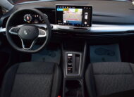 VOLKSWAGEN GOLF VIII 1.5Tsi CARPLAY – AMBIENT LIGHT – CAMERA – ZETELVERWARMING – NIEUW