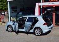 VOLKSWAGEN GOLF VIII 1.5Tsi CARPLAY – AMBIENT LIGHT – CAMERA – ZETELVERWARMING – NIEUW