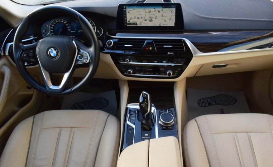 BMW 530eA PHEV LUXURY LINE – LEDER – NAVI – FULL LED – ZETELVERW. – AMBIENT LIGHT