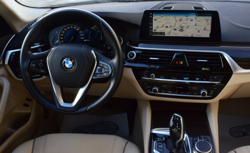 BMW 530eA PHEV LUXURY LINE – LEDER – NAVI – FULL LED – ZETELVERW. – AMBIENT LIGHT