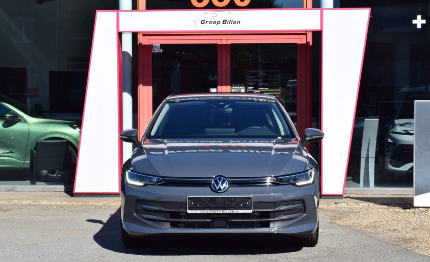 VOLKSWAGEN GOLF VIII 1.5Tsi CARPLAY – AMBIENT LIGHT – CAMERA – ZETELVERWARMING – NIEUW