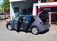 VOLKSWAGEN GOLF VIII 1.5Tsi CARPLAY – AMBIENT LIGHT – CAMERA – ZETELVERWARMING – NIEUW