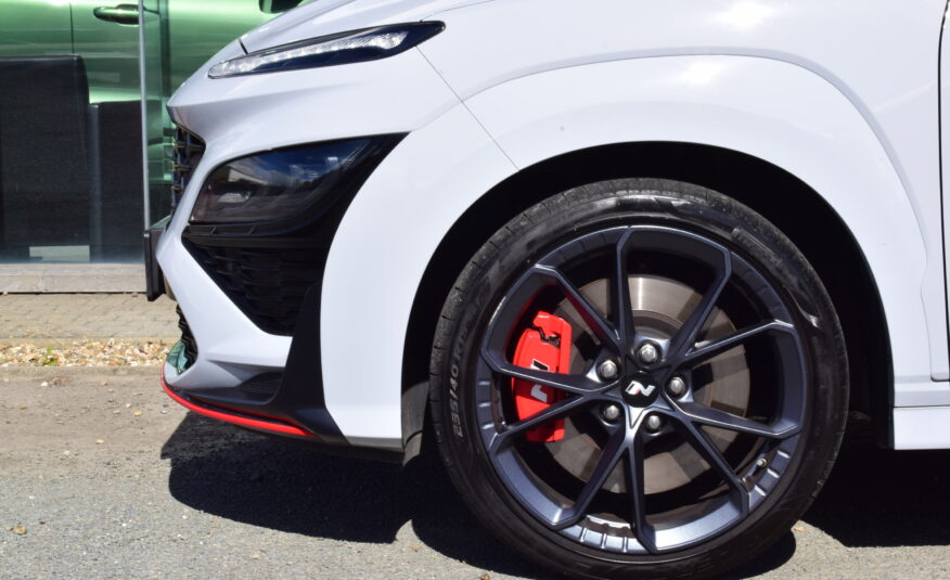 HYUNDAI KONA N 2.0T-GDi 280pk – 1/2 LEDER – NAVI – OPEN DAK – LED – CAMERA – HUD – ELEKTRISCHE ZETELS