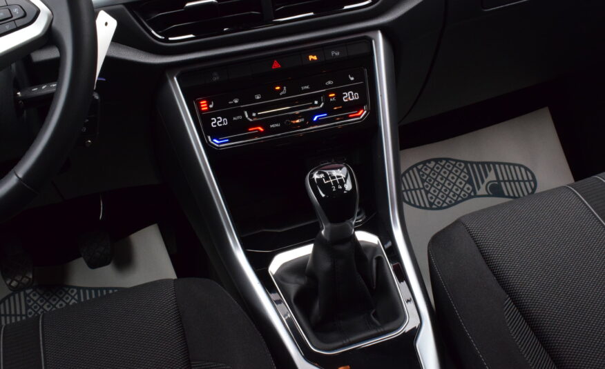VOLKSWAGEN T-ROC 1.0TSi 115pk – NAVIGATIE – LED – PDC – ZETELVERWARMING – 2 JAAR GARANTIE