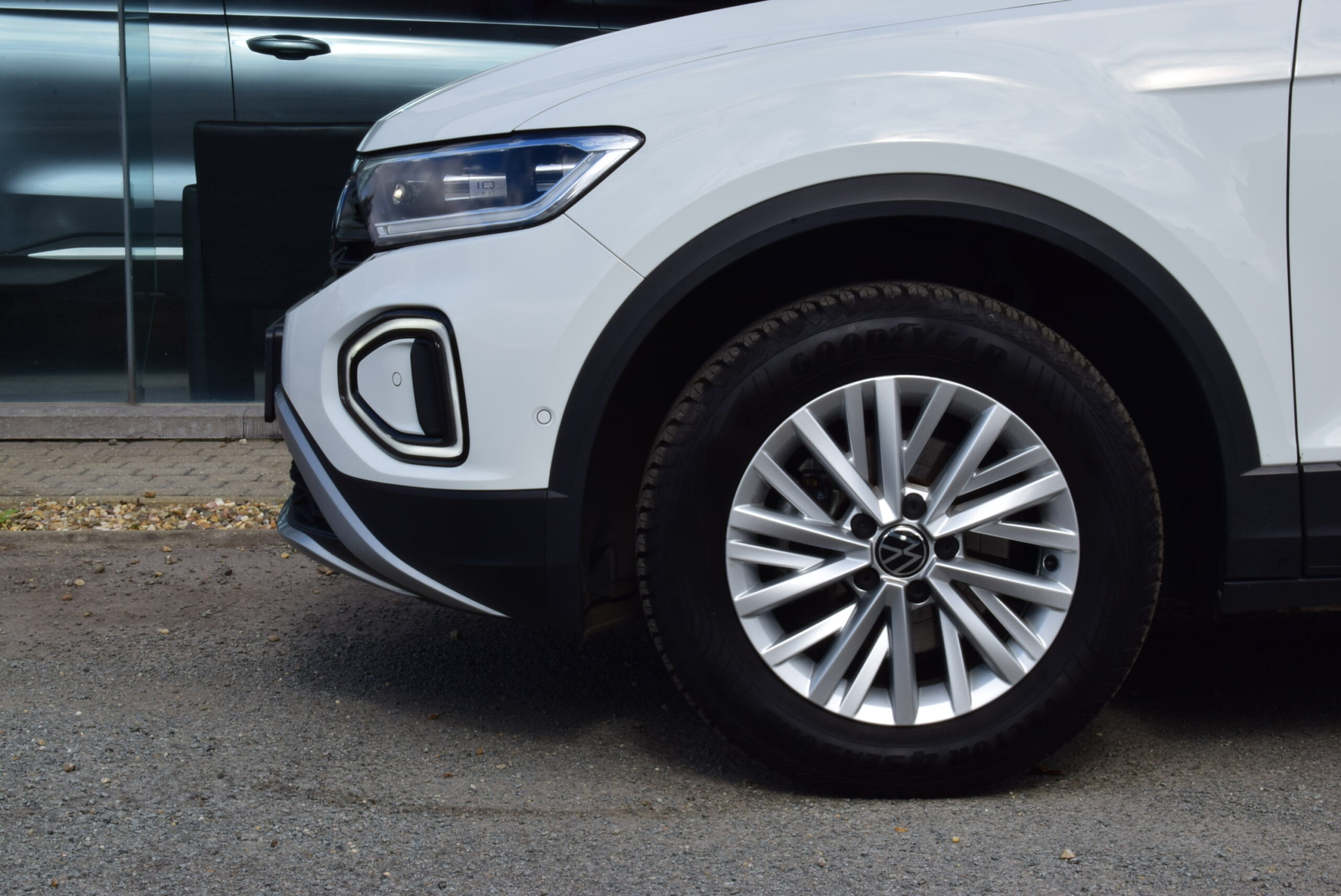 VOLKSWAGEN T-ROC 1.0TSi 115pk – NAVIGATIE – LED – PDC – ZETELVERWARMING – 24 MAANDEN GARANTIE