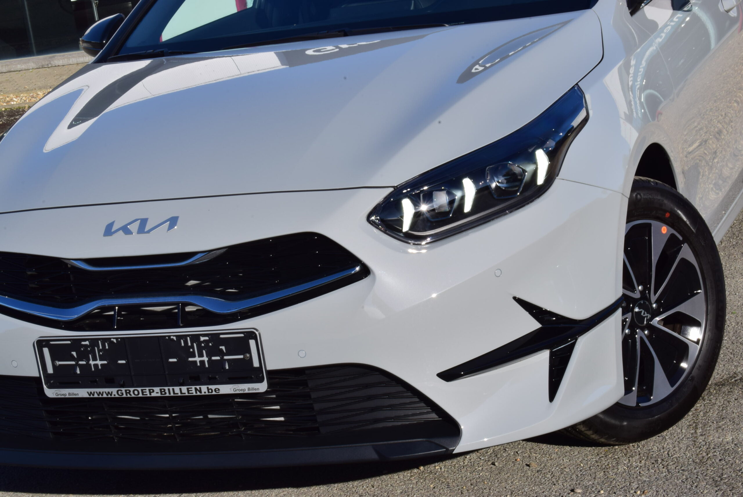 KIA Cee’d SW 1.0T-GDi 100pk – 1/2 LEDER – NAVI – FULL LED – ZETELVERWARMING – CAMERA – JBL