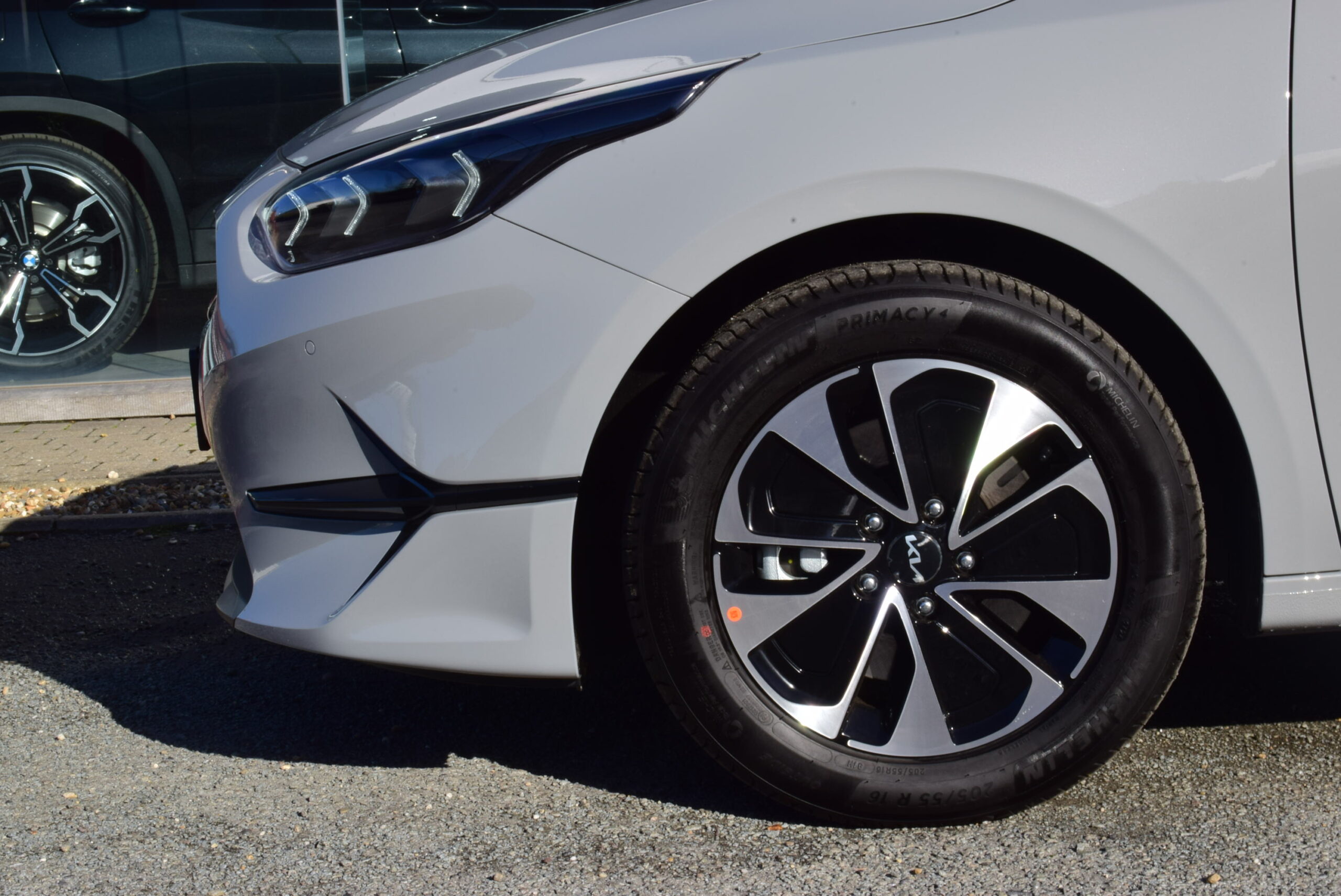 KIA Cee’d SW 1.0T-GDi 100pk – 1/2 LEDER – NAVI – FULL LED – ZETELVERWARMING – CAMERA – JBL