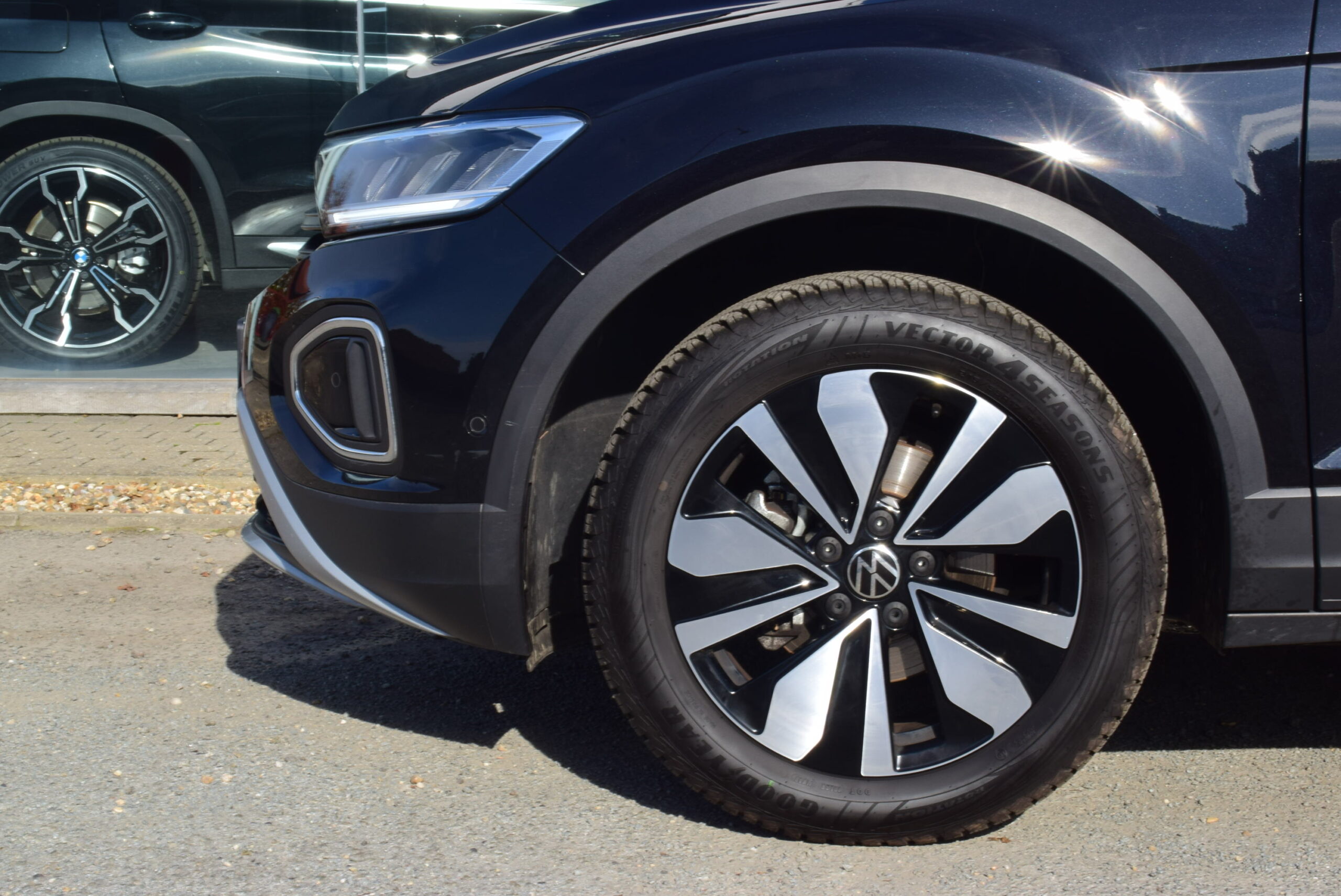 Volkswagen T-ROC 1.0TSi 115pk – NAVIGATIE-  FULL LED – 1/2 LEDER – 17″ ALU – 16.000km – 2 JAAR GARANTIE