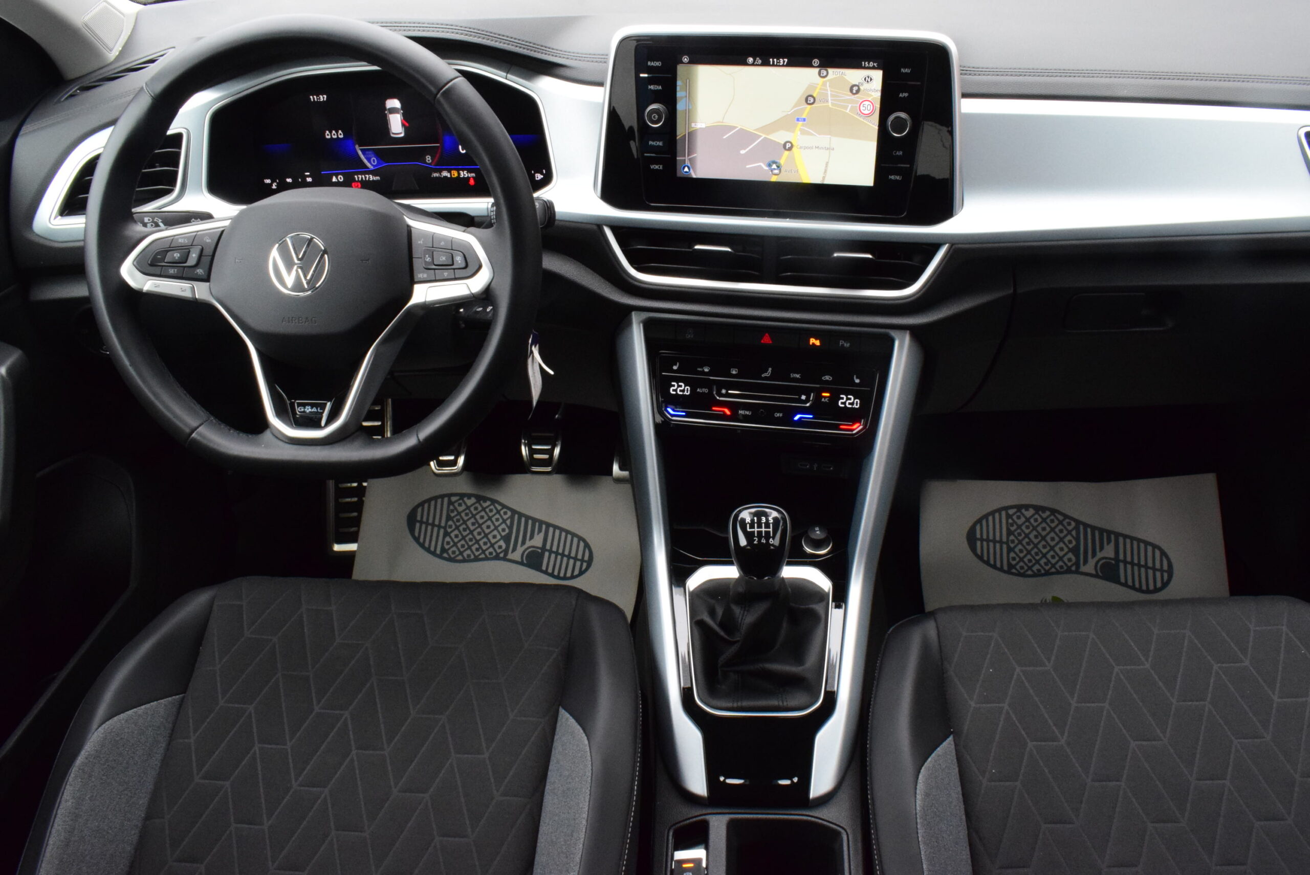 Volkswagen T-ROC 1.0TSi 115pk – NAVIGATIE-  FULL LED – 1/2 LEDER – 17″ ALU – 16.000km – 2 JAAR GARANTIE