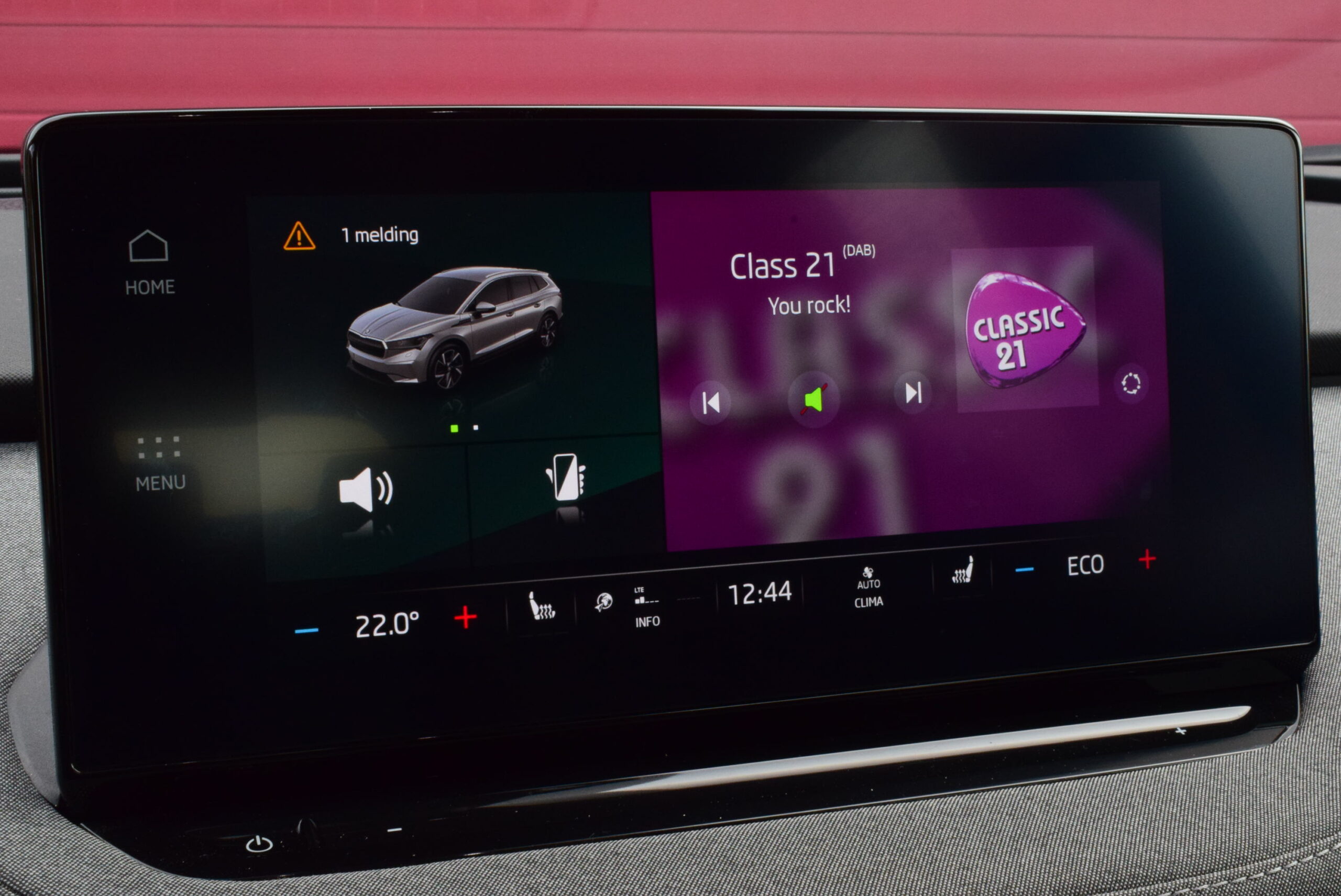 SKODA ENYAQ 55kWh 148pk – 1/2 LEDER – FULL LED – CARPLAY – ZETELVERWARMING – AMBIENT LIGHT – 17.000km