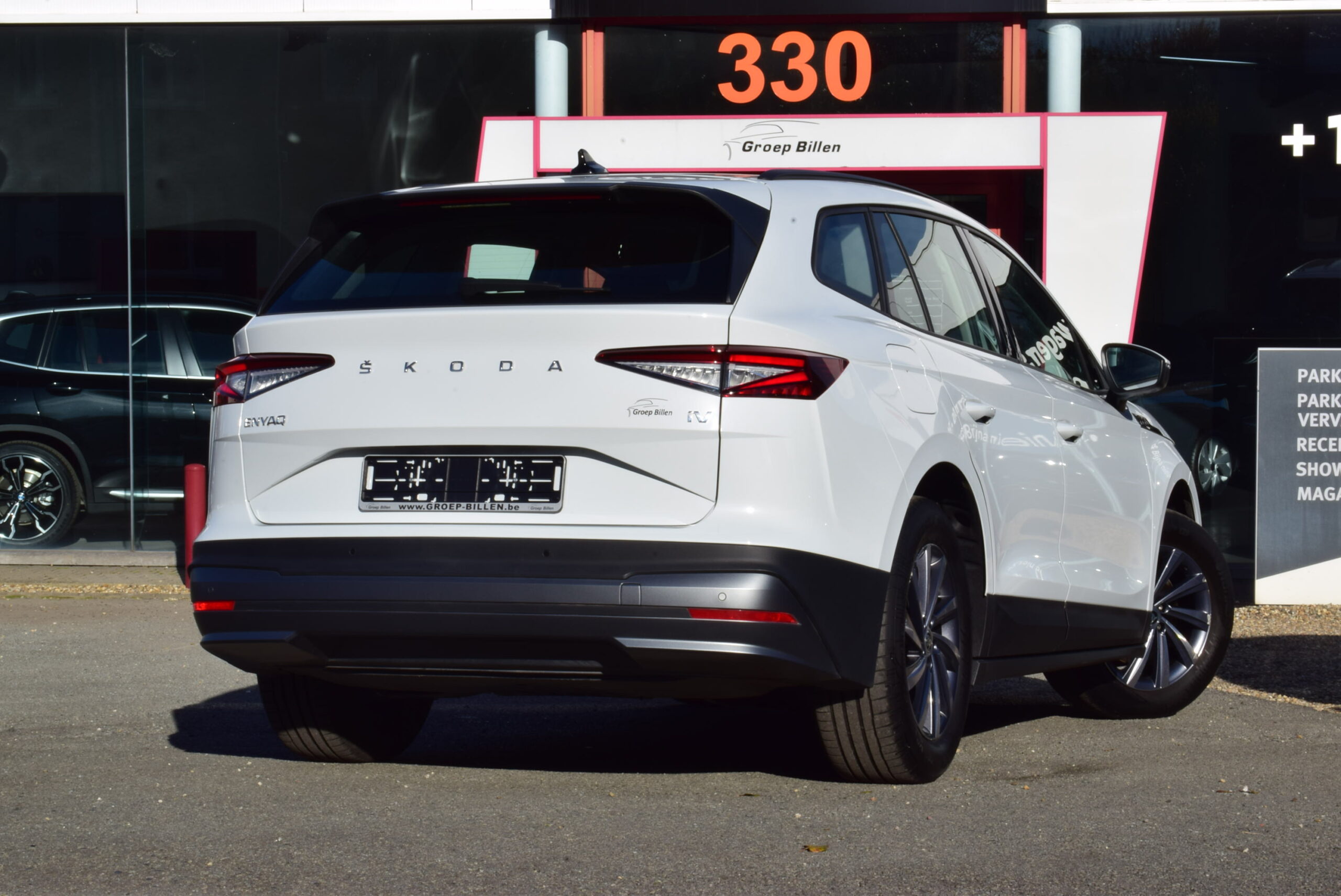 SKODA ENYAQ 55kWh 148pk – 1/2 LEDER – FULL LED – CARPLAY – ZETELVERWARMING – AMBIENT LIGHT – 17.000km