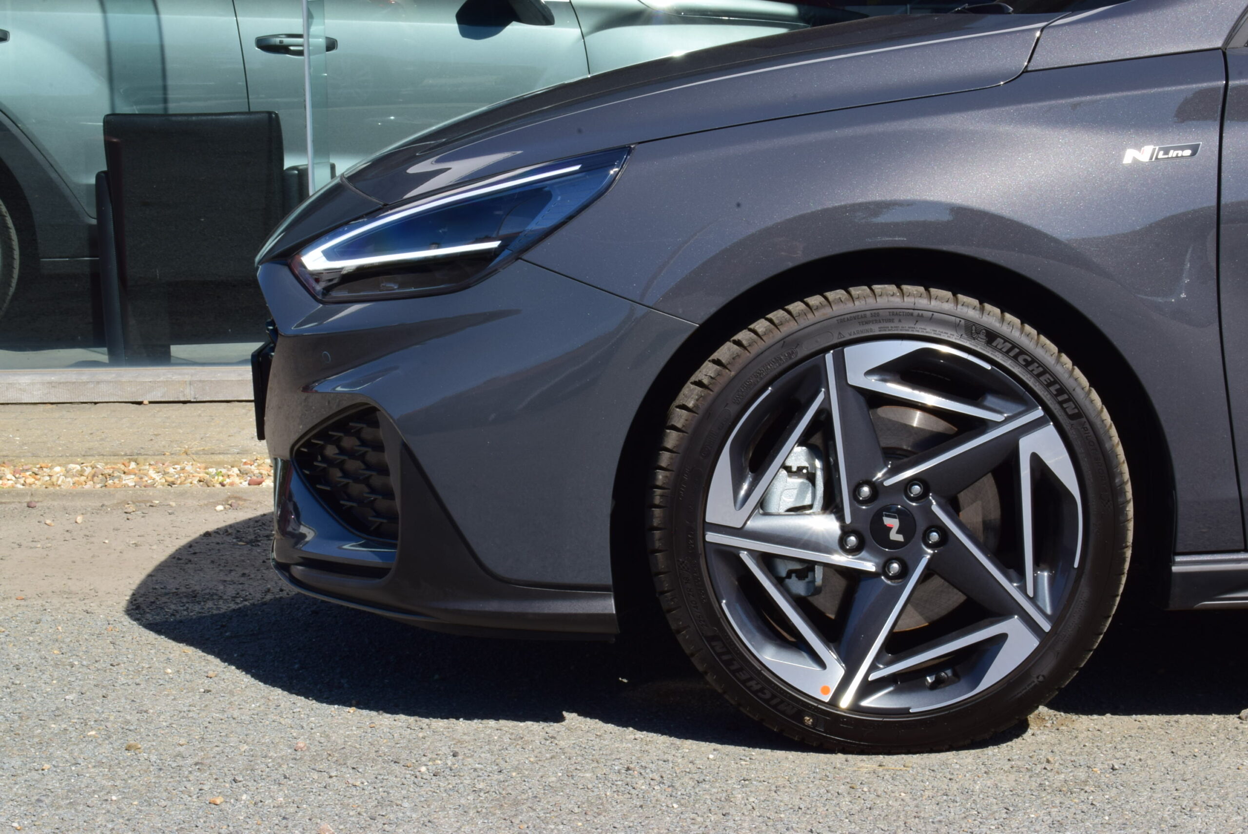 HYUNDAI i30 WAGEN N-LINE 1.5T-GDI 140pk aut. – NAVI – FULL LED – CAMERA – ZETELVERWARMING – 18″ ALU – VERKOCHT