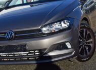 VOLKSWAGEN POLO 1.0TSi aut. CARPLAY – PDC v/a – ALU – 6.000km – VERKOCHT