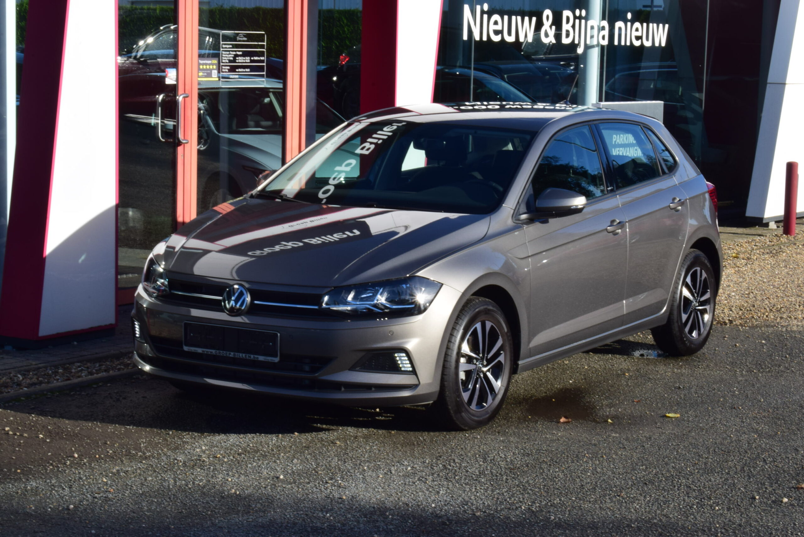VOLKSWAGEN POLO 1.0TSi aut. CARPLAY – PDC v/a – ALU – 6.000km – VERKOCHT
