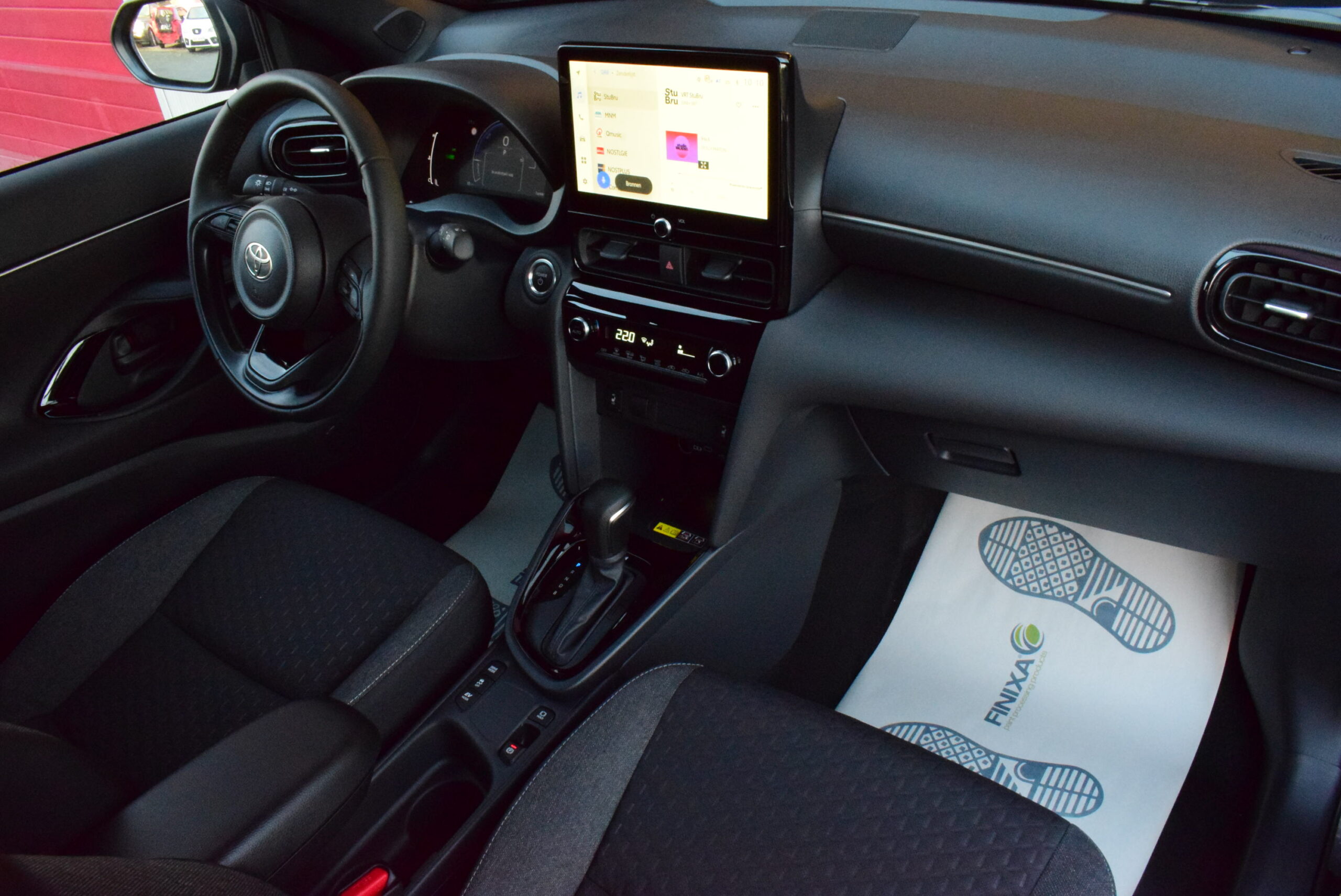 TOYOTA YARIS CROSS HYBRID 116pk – CARPLAY – LED – CAMERA – ZETELVERWARMING – VERKOCHT / VENDU