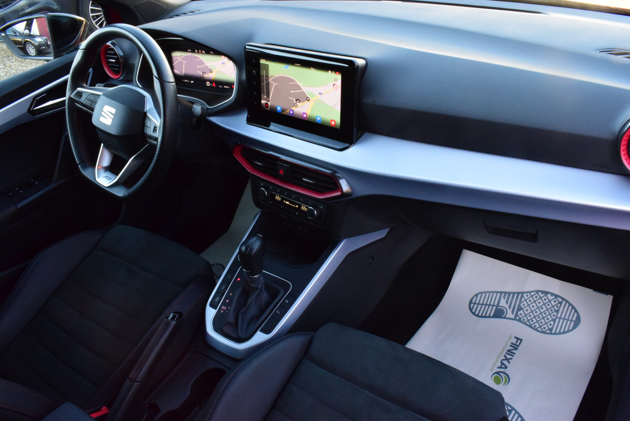 SEAT ARONA FR XL 1.5TSi DSG LEDER/ALCANTARA – NAVI – FULL LED – KEYLESS – CAMERA – AMBIENT LIGHT