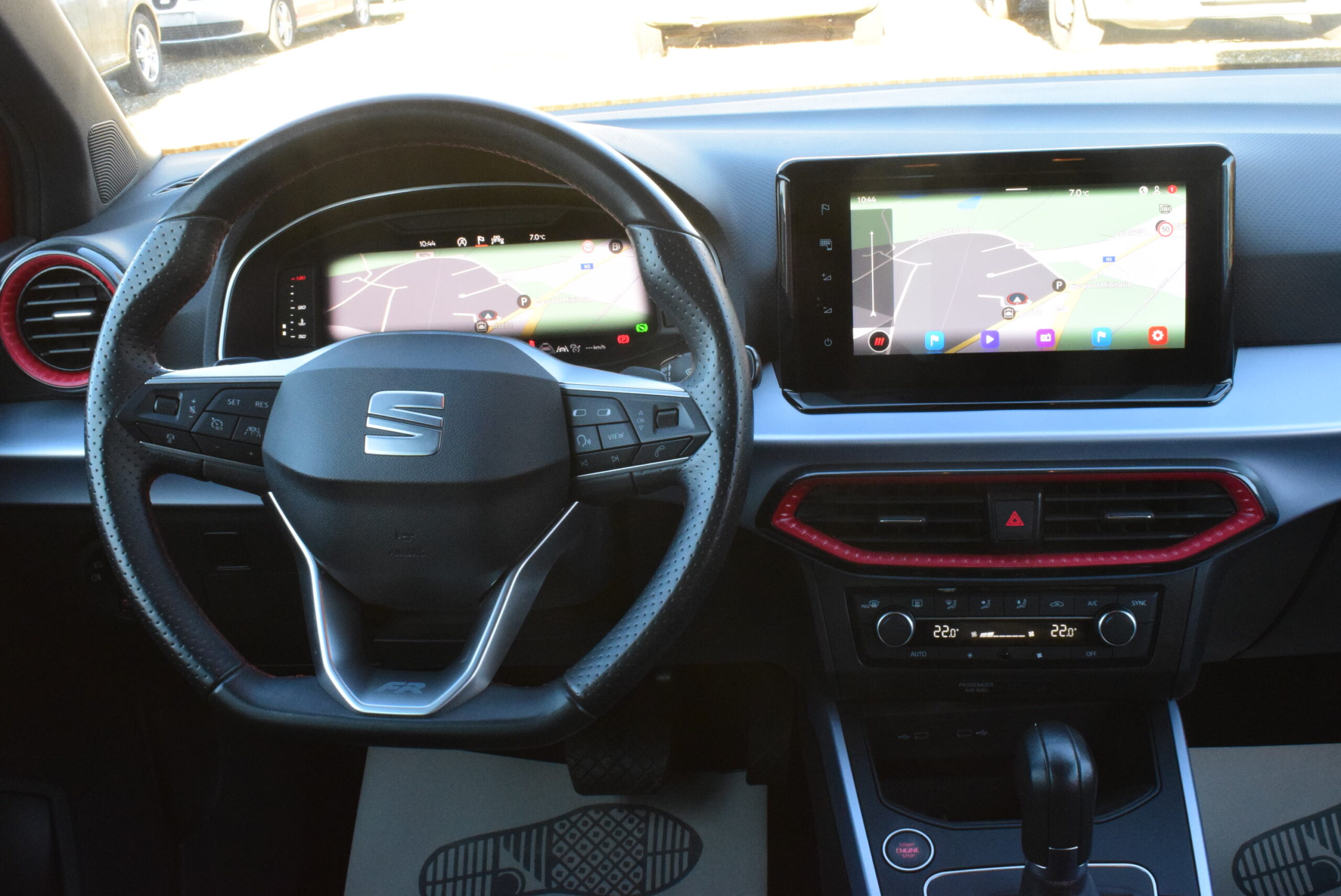 SEAT ARONA FR XL 1.5TSi DSG LEDER/ALCANTARA – NAVI – FULL LED – KEYLESS – CAMERA – AMBIENT LIGHT