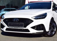 HYUNDAI i30 WAGEN N-LINE 1.5T-GDI 140pk aut. – NAVI – FULL LED – CAMERA – ZETELVERWARMING – 18″ ALU – NIEUW