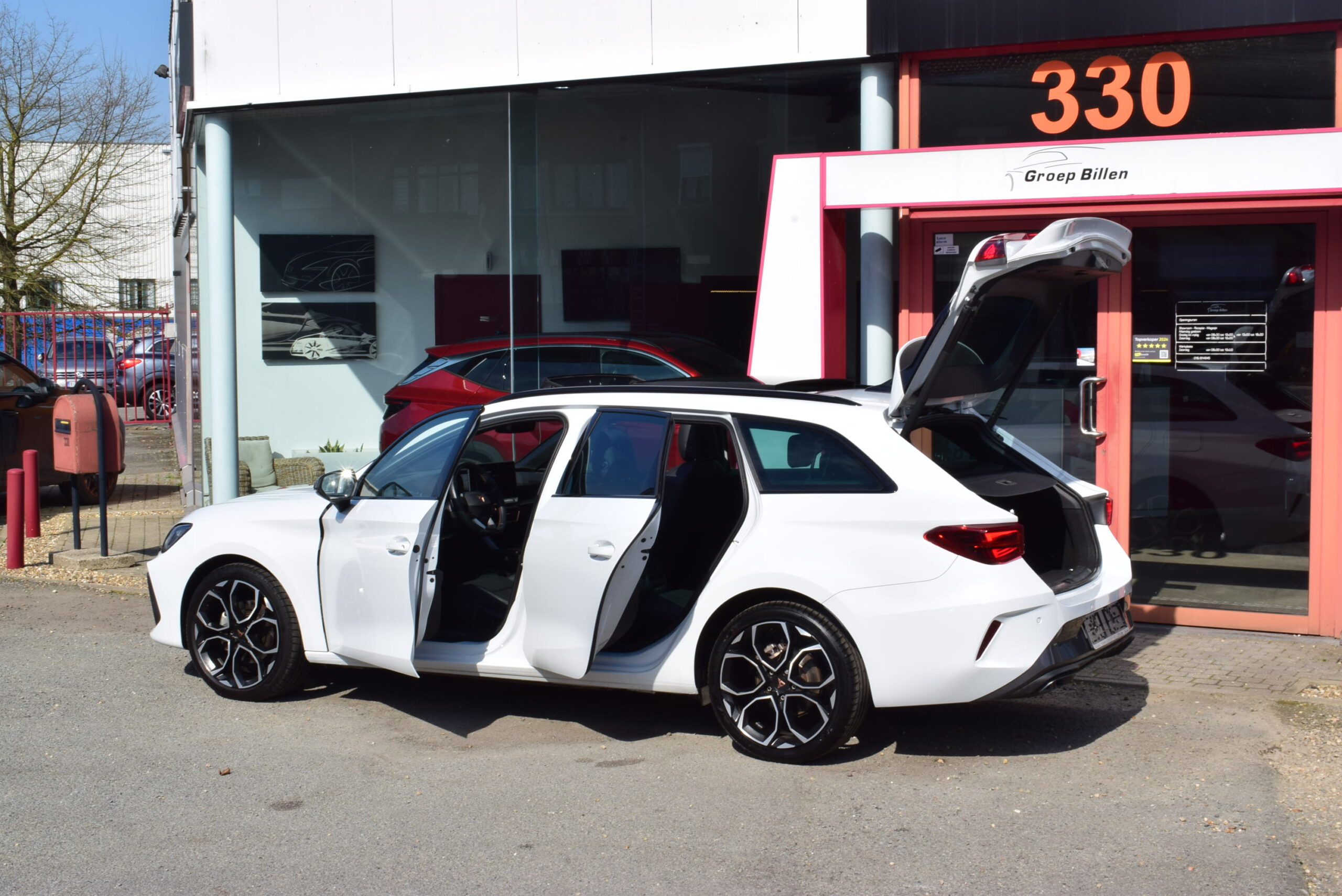 CUPRA LEON 1.5Tsi 150pk 1/2 LEDER – CARPLAY – LED – PANO DAK – CAMERA – 18″ ALU – AMBIENT LIGHT