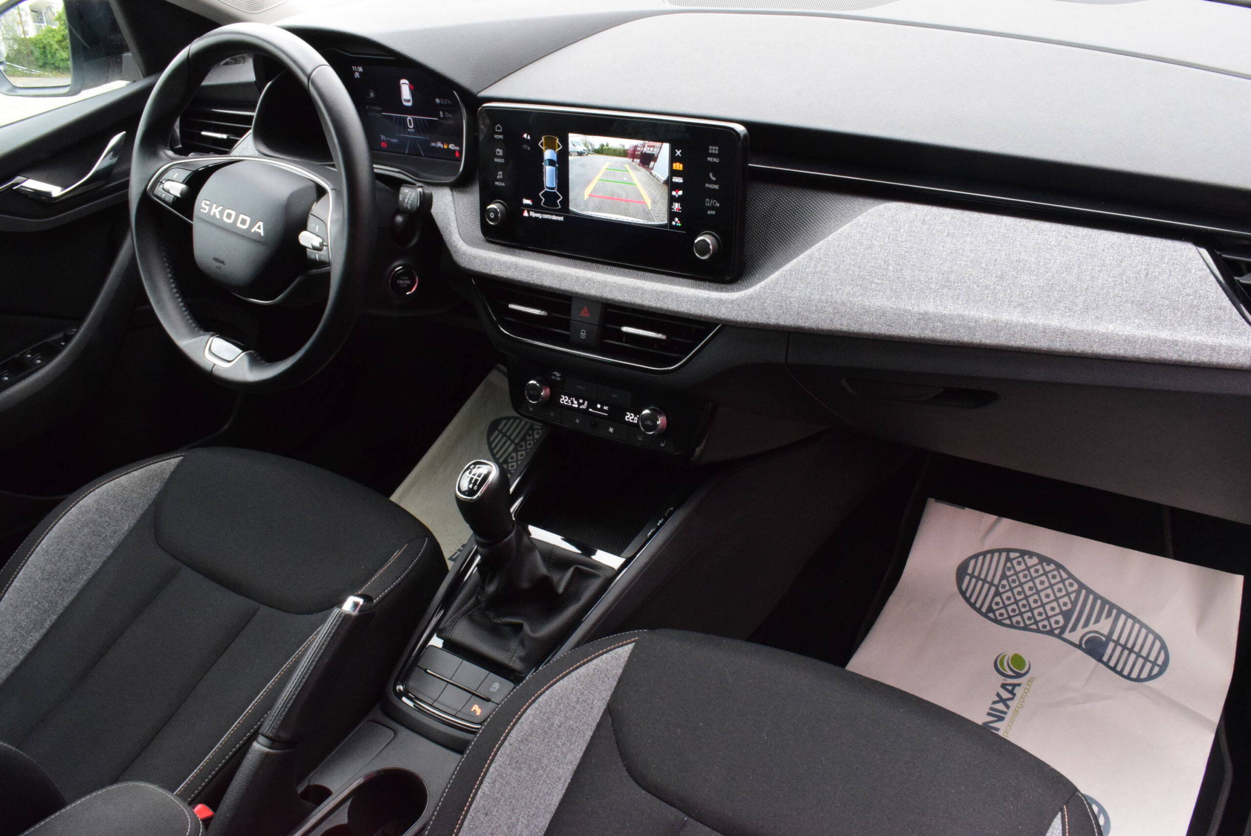 SKODA KAMIQ 1500TSi 150pk – CARPLAY – LED – CAMERA – ZETELVERWARMING – 19.000km – GARANTIE