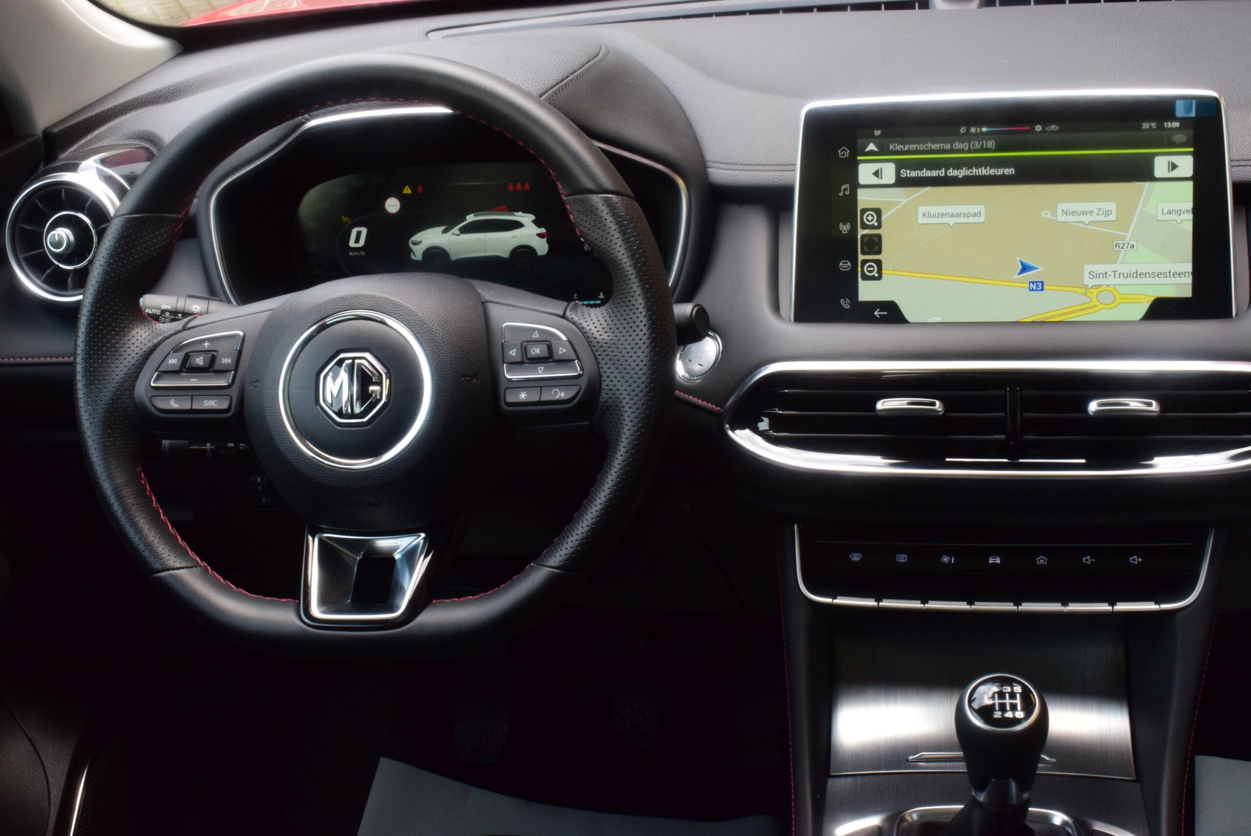 MG HS 1.5T-GDi 162pk LUXURY – LEDER – NAVI – PANO DAK – 360° CAMERA – 1.000km – VERKOCHT
