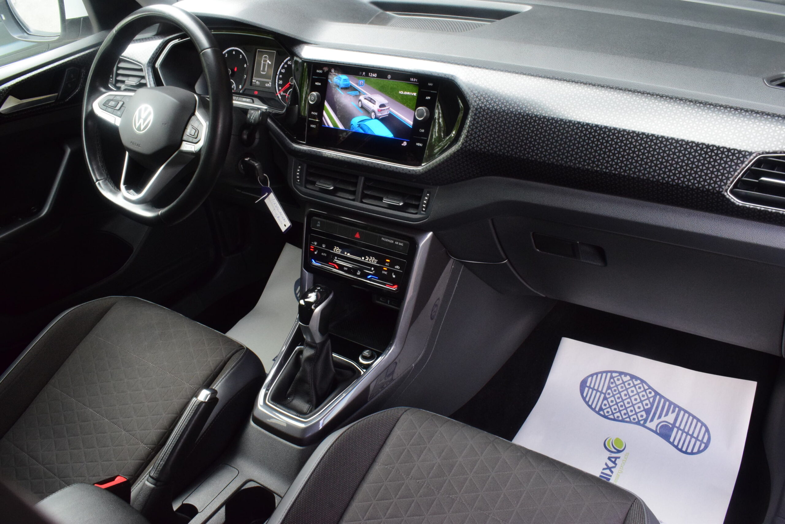 Volkswagen T-CROSS 1.5TSi 150pk – NAVI – FULL LED – CAMERA – ZETELVERWARMING – 2 JAAR GARANTIE
