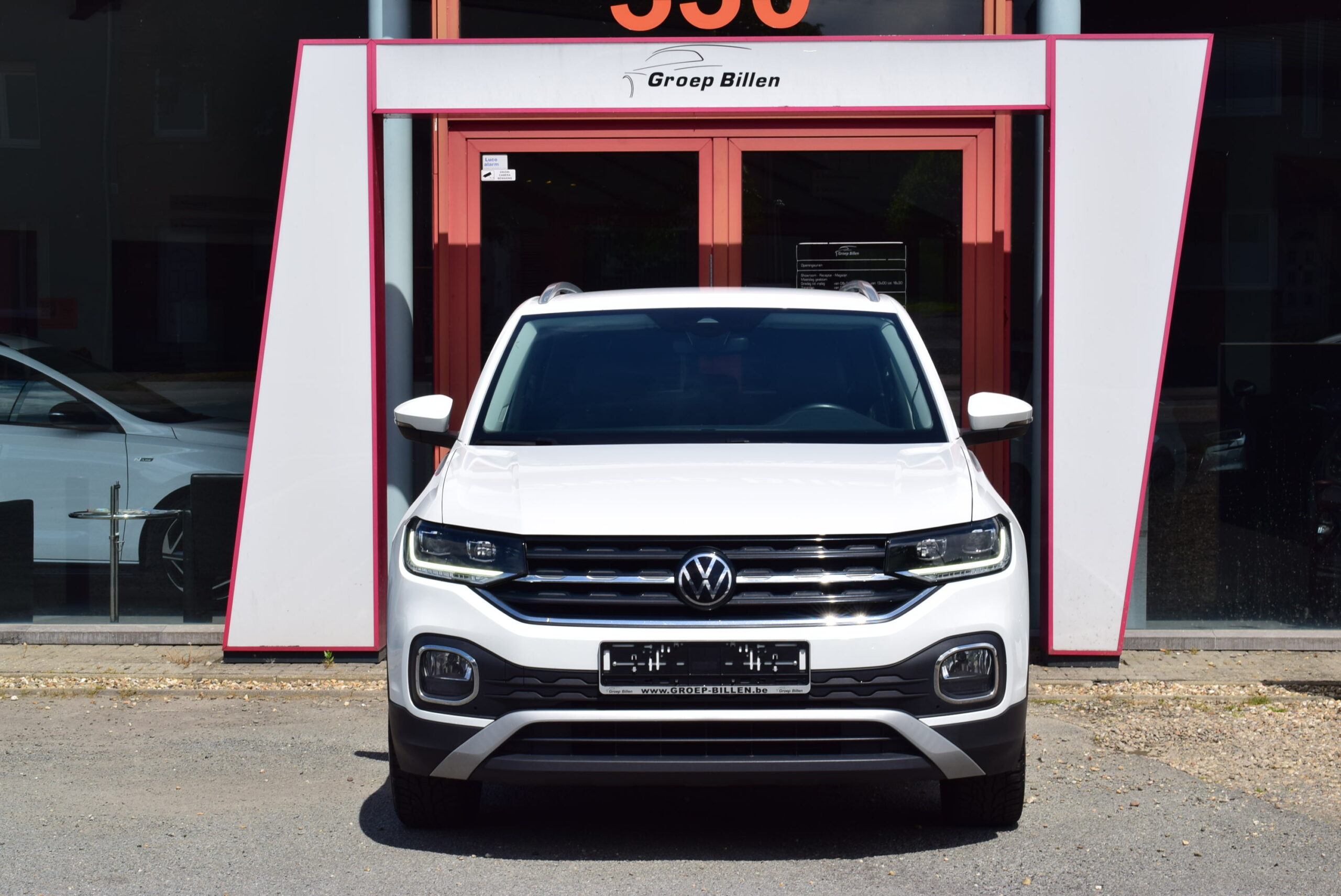 Volkswagen T-CROSS 1.5TSi 150pk – NAVI – FULL LED – CAMERA – ZETELVERWARMING – 2 JAAR GARANTIE