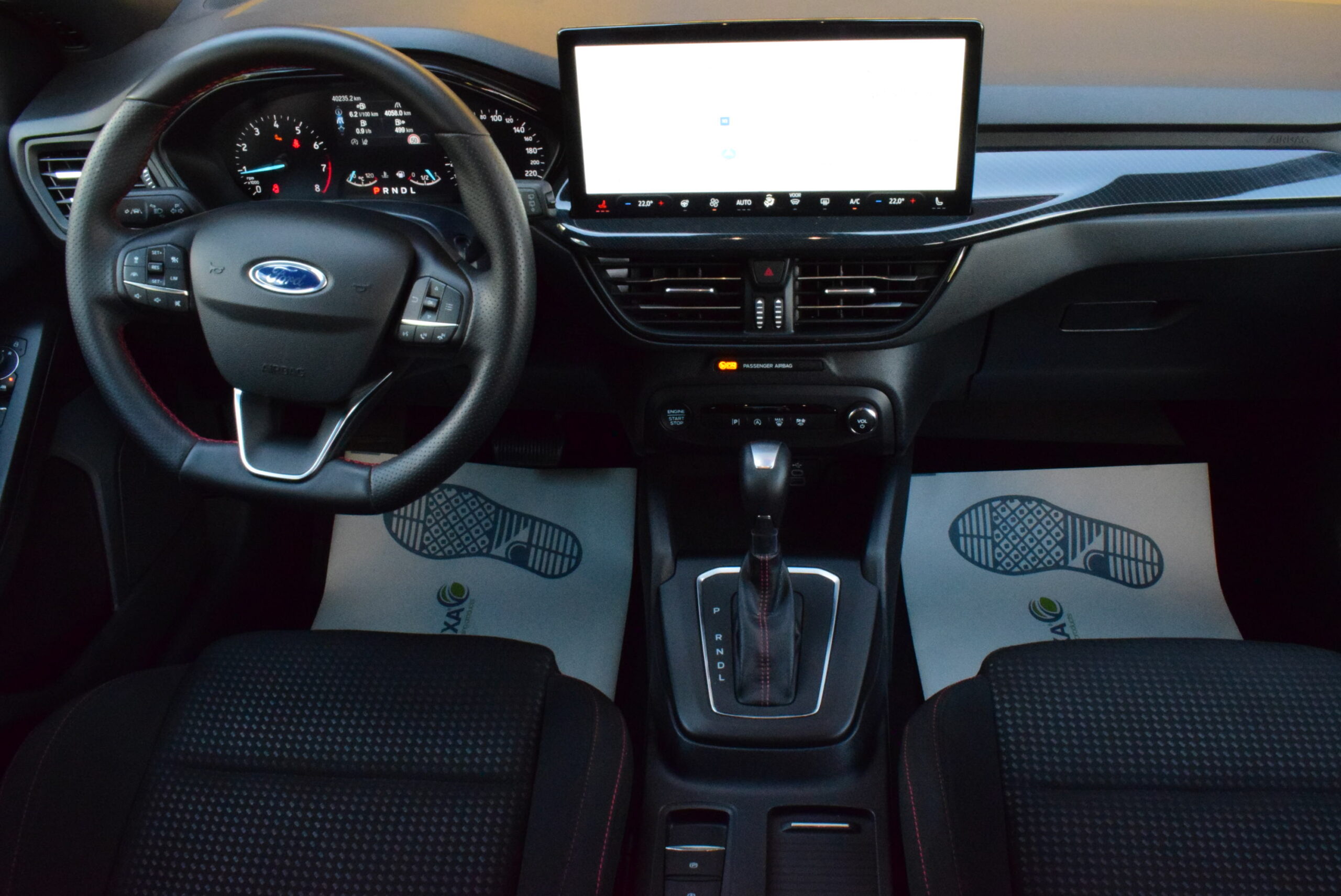 FORD FOCUS 1.0EcoBoost 155pk ST-LINE – NAVI – LED – CAMERA – ZETELVERWARMING – GARANTIE