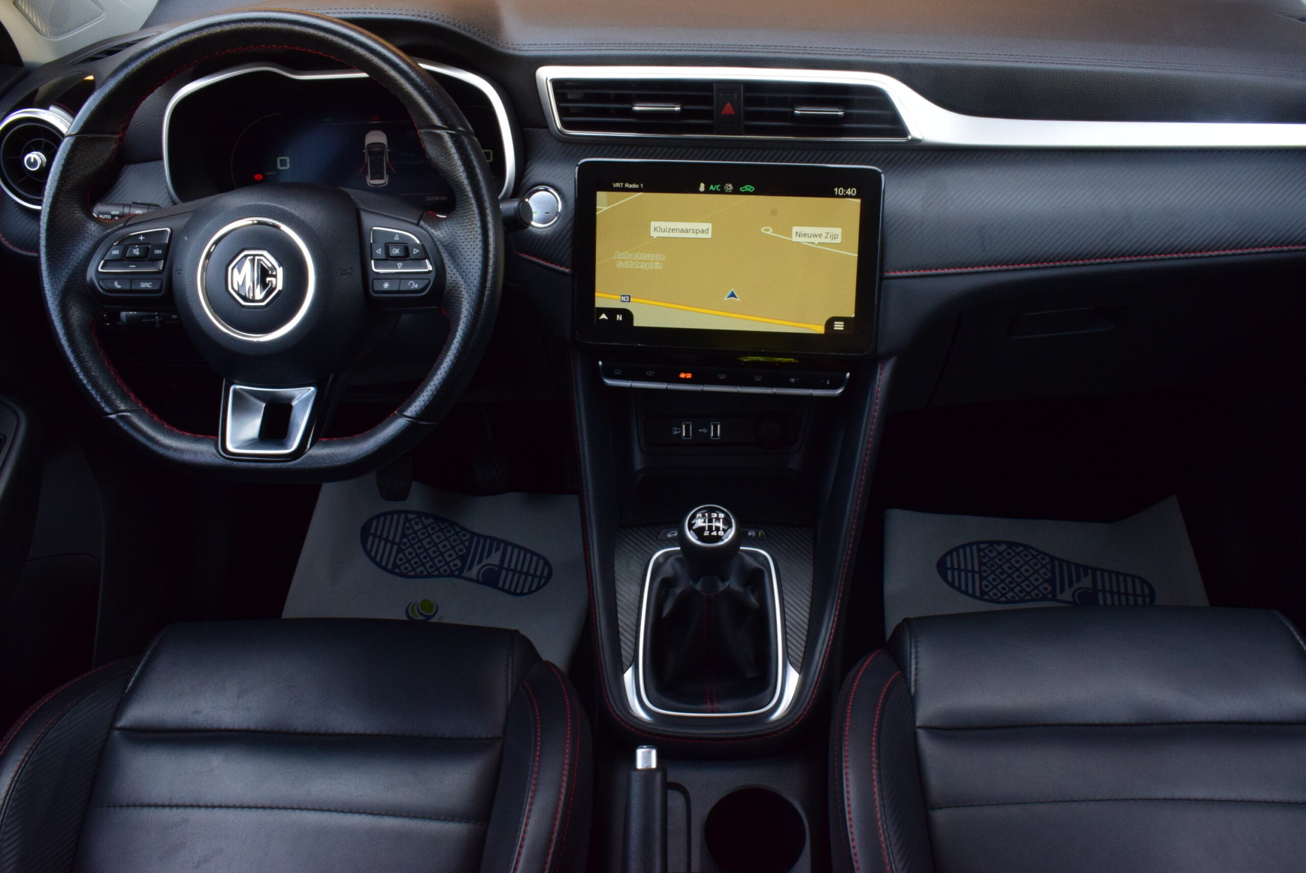 MG ZS 1.0T-GDi 111pk LEDER – NAVI – LED – 360°CAM – PANO DAK – KEYLESS – 49.000km – IN OPTIE