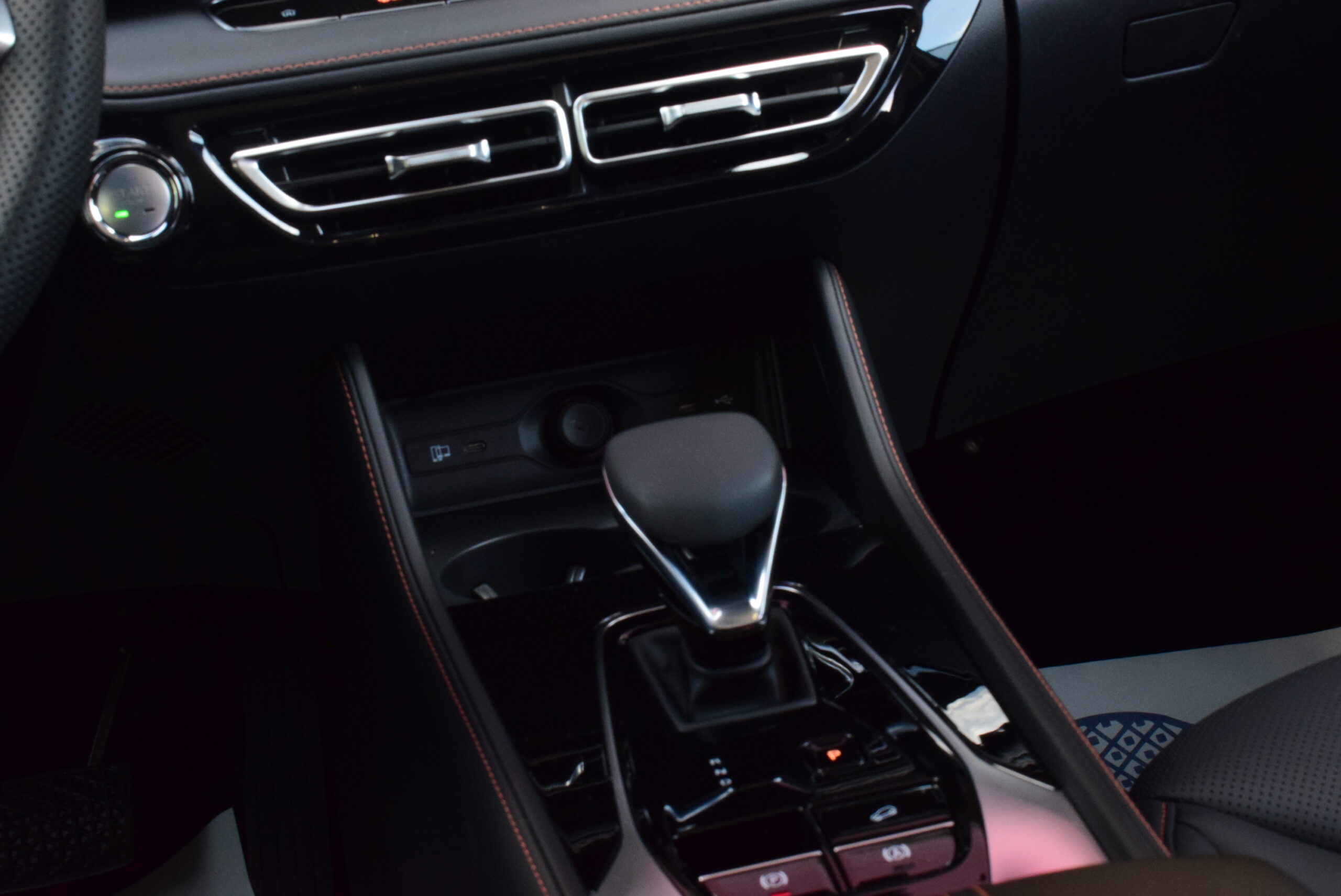 MG HS 1.5Hybrid HEV 224pk – NAVIGATIE – LEDER – ELEK ZETELS – 360° CAMERA – NIEUW – 0km