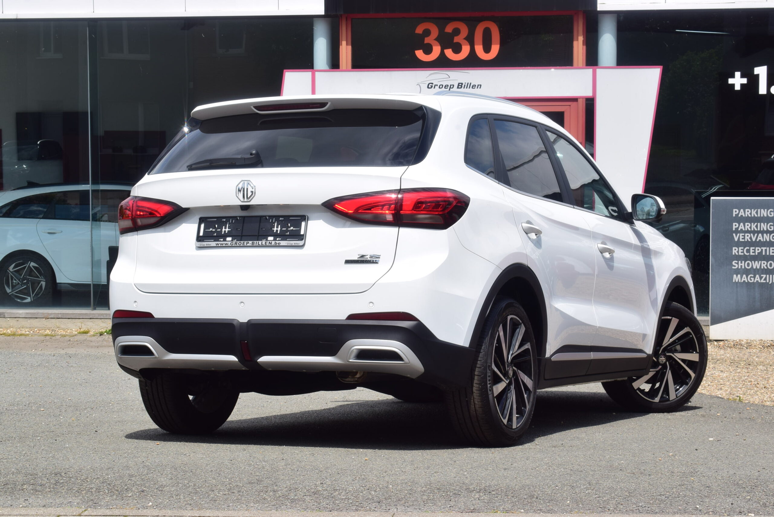MG ZS 1.5Hybrid HEV 194pk – NAVIGATIE – LEDER – ELEK ZETELS – 360° CAMERA – NIEUW – 0km – SOUS OPTION
