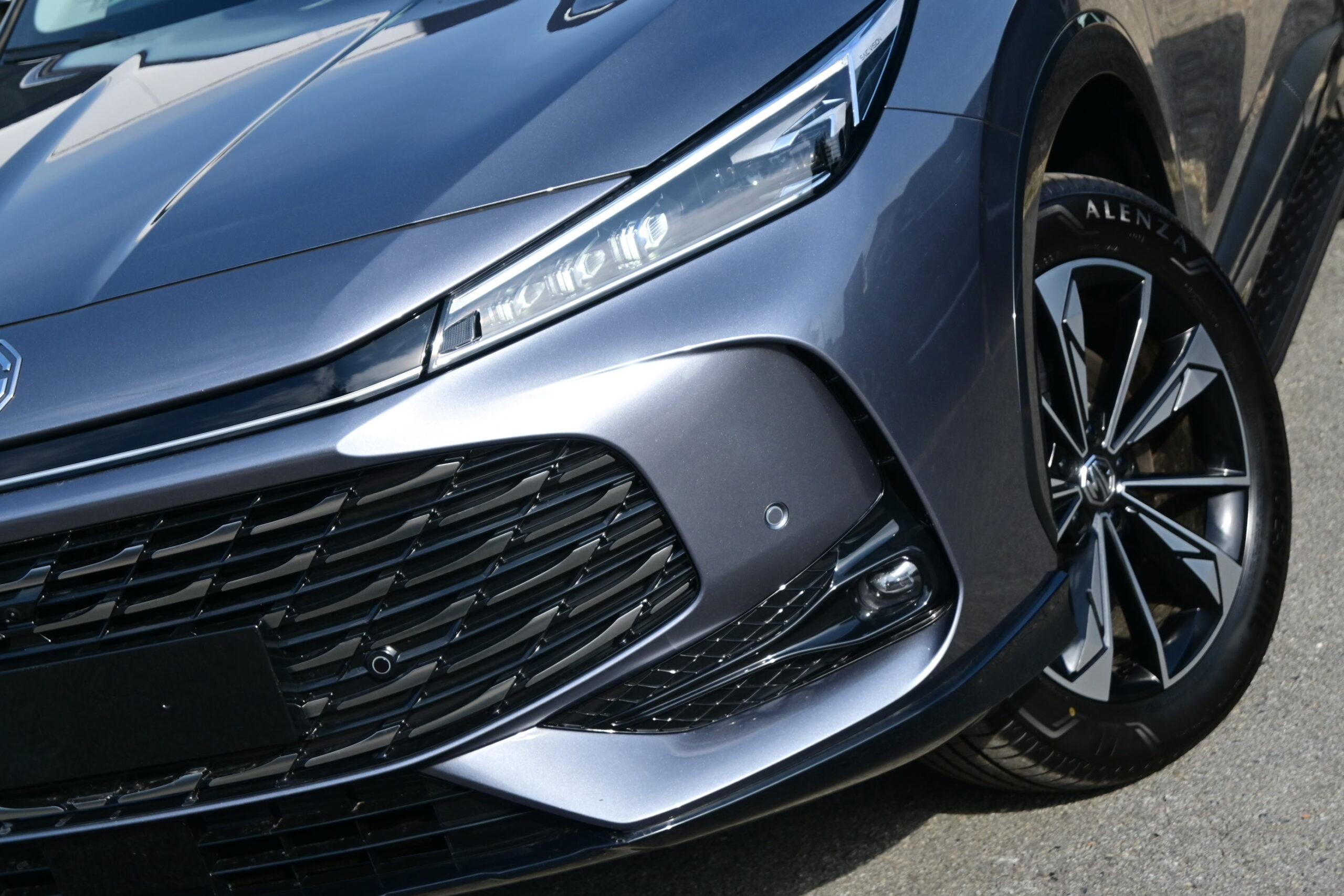 MG HS 1.5Hybrid PHEV 272pk – NAVIGATIE – LEDER – ELEK ZETELS – 360° CAMERA – 0km – NIEUW