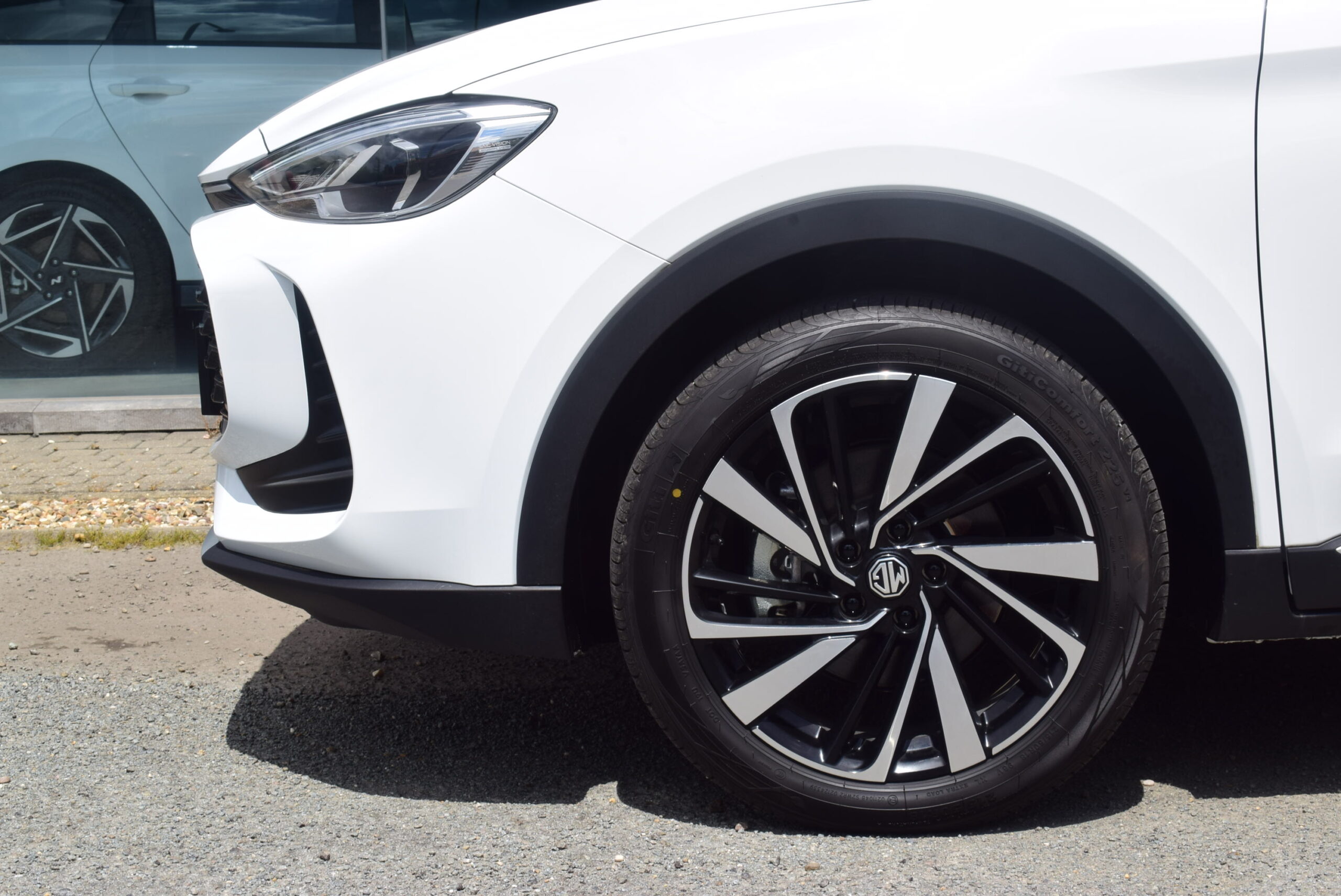 MG ZS 1.5Hybrid HEV 194pk – NAVIGATIE – LEDER – ELEK ZETELS – 360° CAMERA – NIEUW – 0km – SOUS OPTION