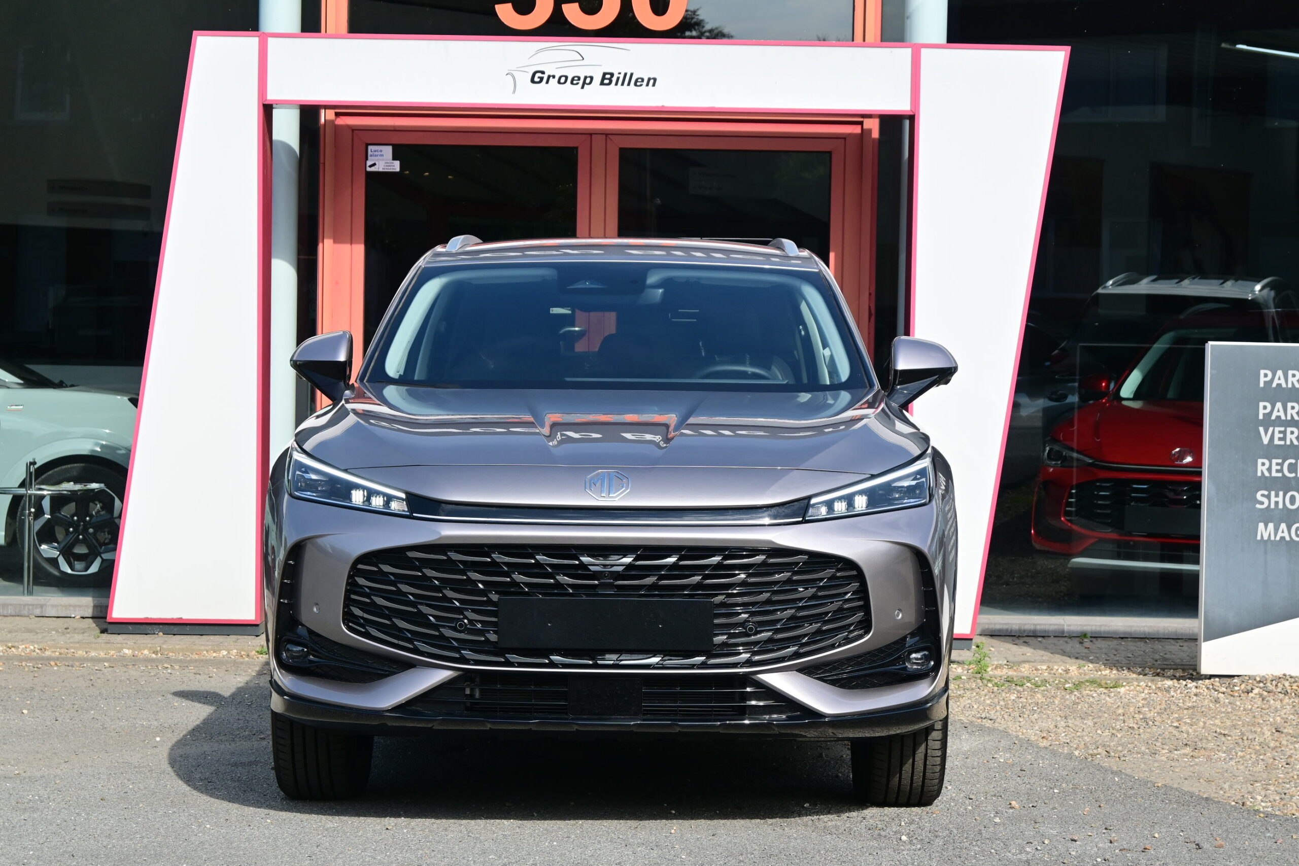 MG HS 1.5Hybrid PHEV 272pk – NAVIGATIE – LEDER – ELEK ZETELS – 360° CAMERA – NIEUW – VERKOCHT