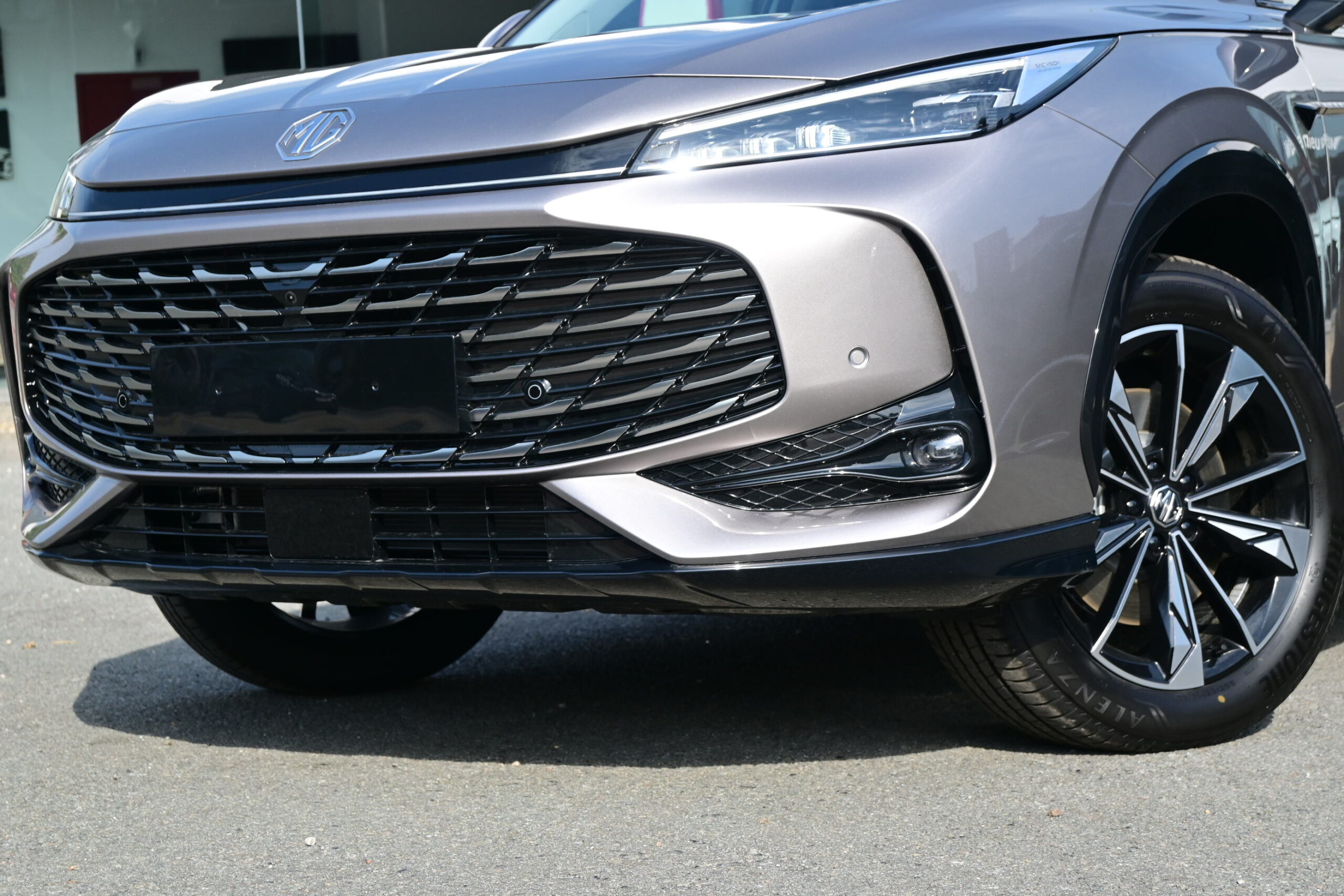 MG HS 1.5Hybrid PHEV 272pk – NAVIGATIE – LEDER – ELEK ZETELS – 360° CAMERA – NIEUW – VERKOCHT