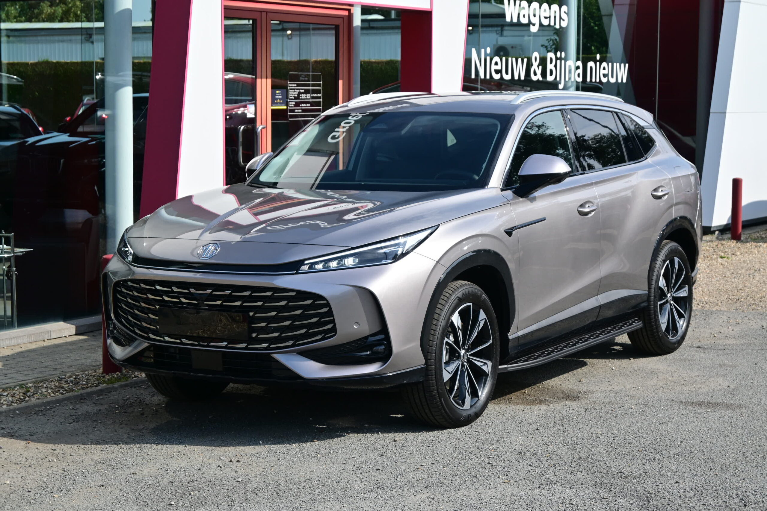 MG HS 1.5Hybrid PHEV 272pk – NAVIGATIE – LEDER – ELEK ZETELS – 360° CAMERA – NIEUW – VERKOCHT