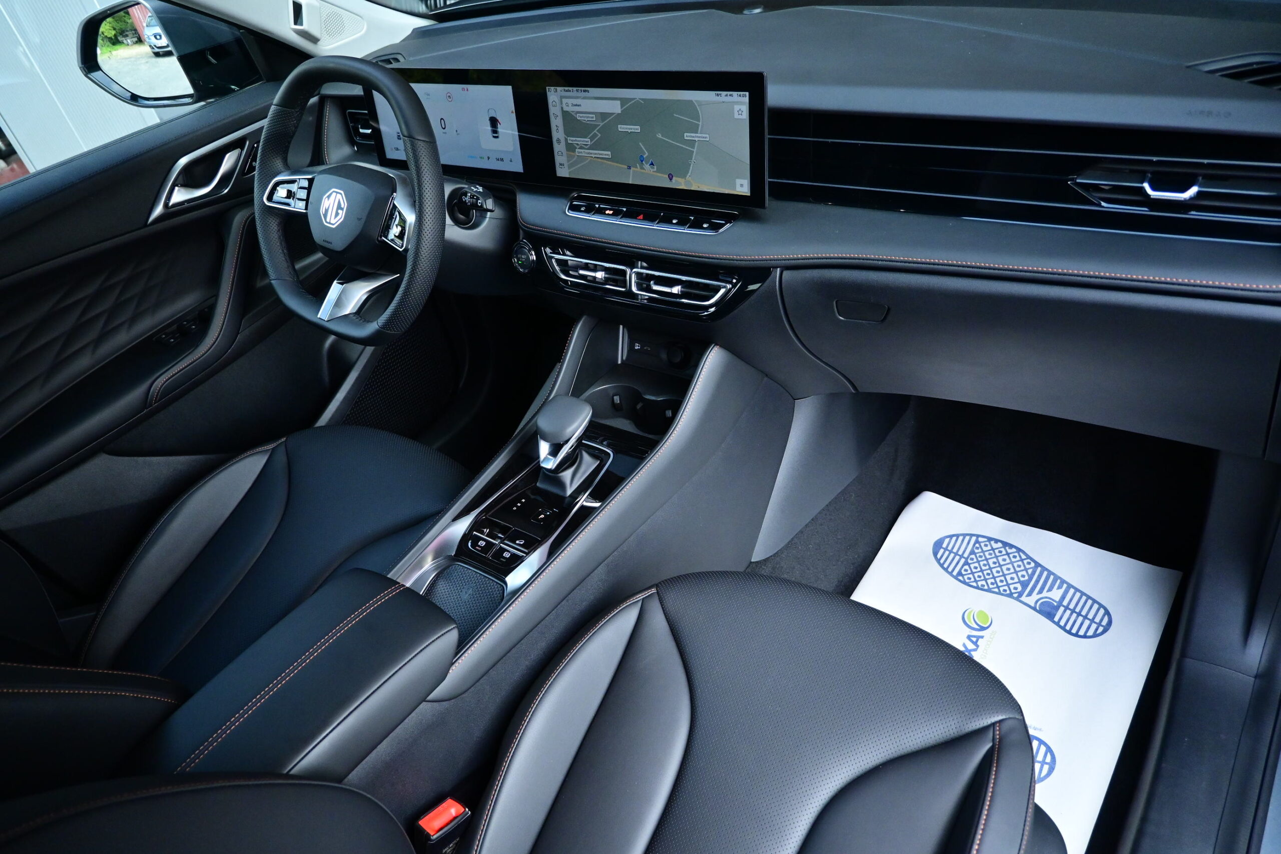 MG HS 1.5Hybrid PHEV 272pk – NAVIGATIE – LEDER – ELEK ZETELS – 360° CAMERA – 0km – NIEUW