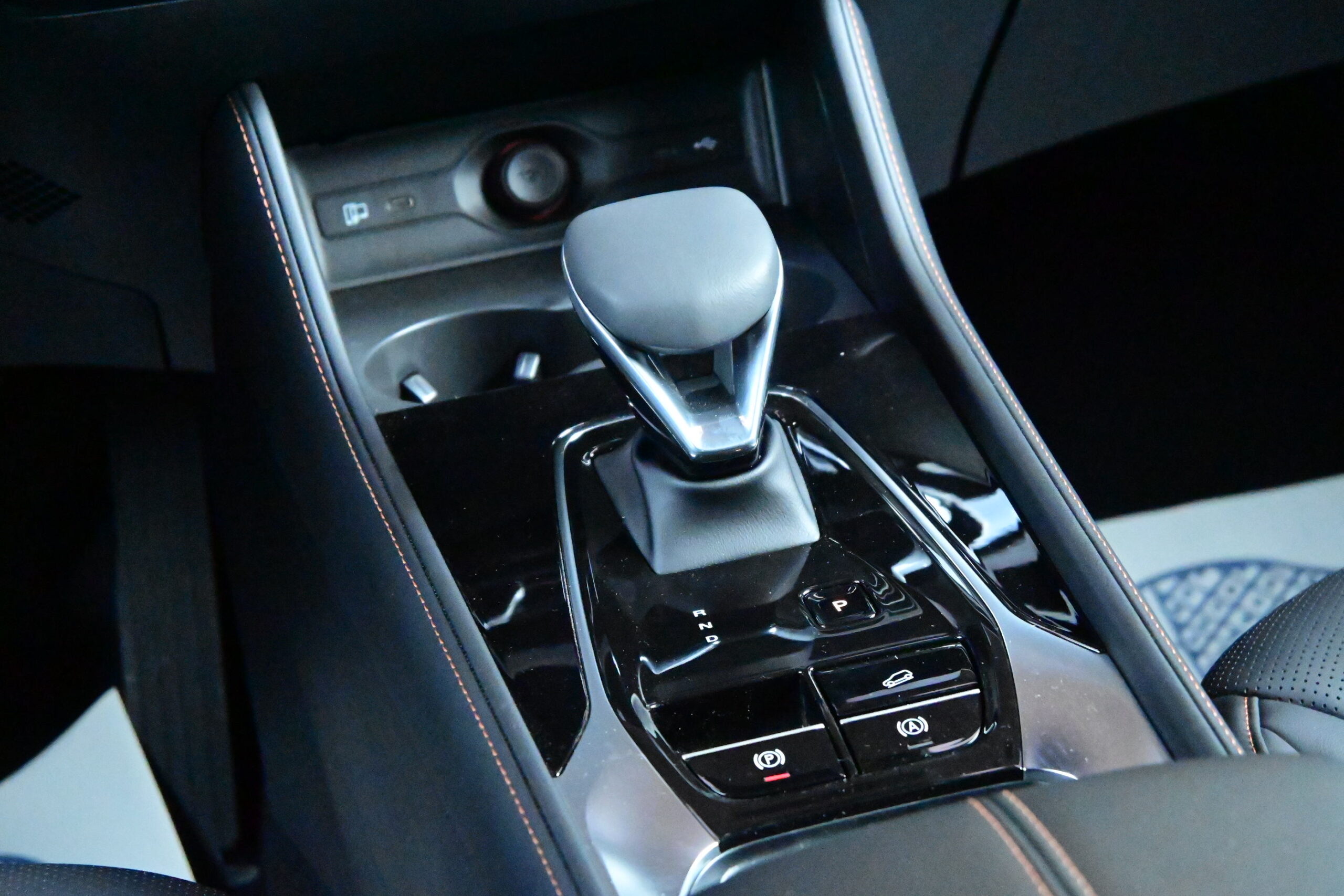 MG HS 1.5Hybrid PHEV 272pk – NAVIGATIE – LEDER – ELEK ZETELS – 360° CAMERA – NIEUW – VERKOCHT