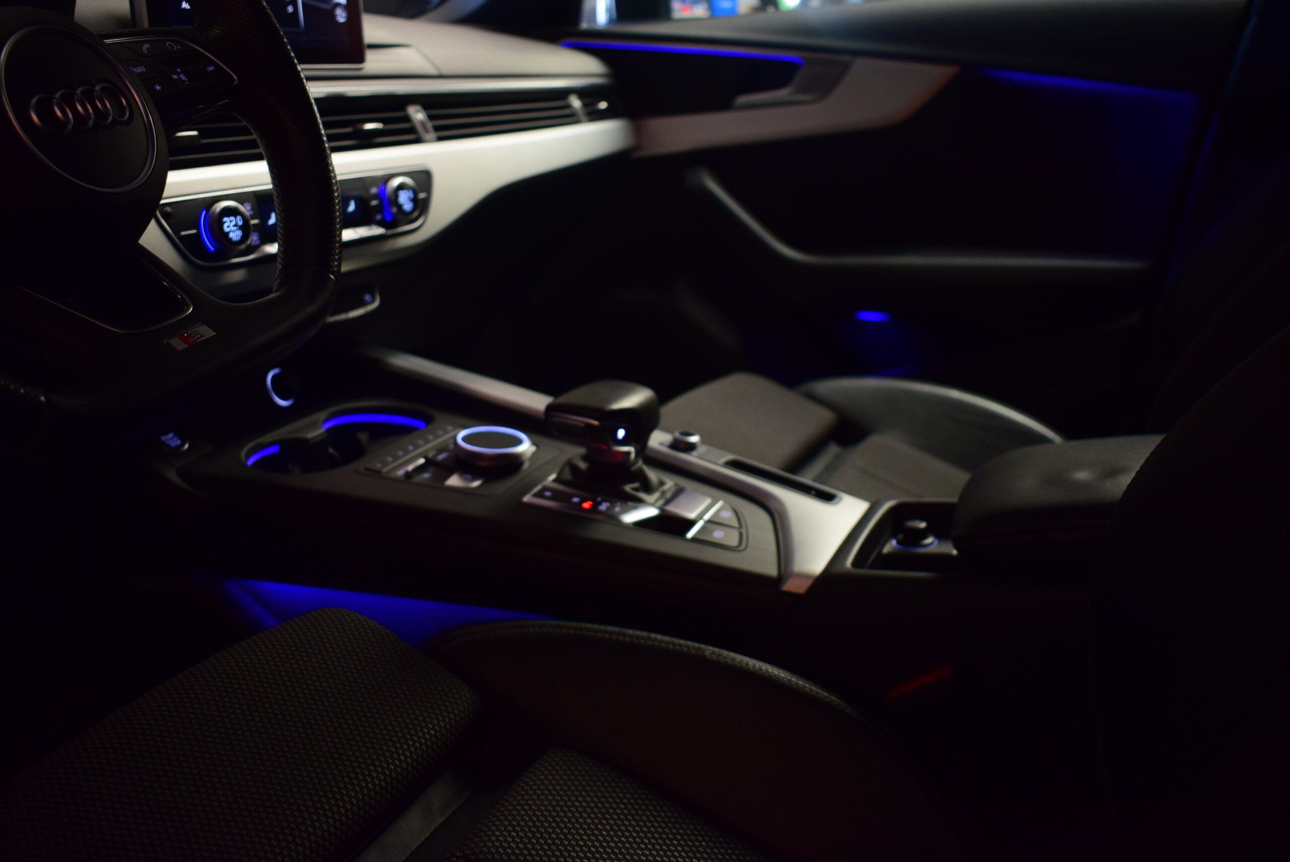 AUDI A4 1.4TSi S-LINE – NAVI – MATRIX – AMBIENT LIGHT – 1/2 LEDER – CAMERA