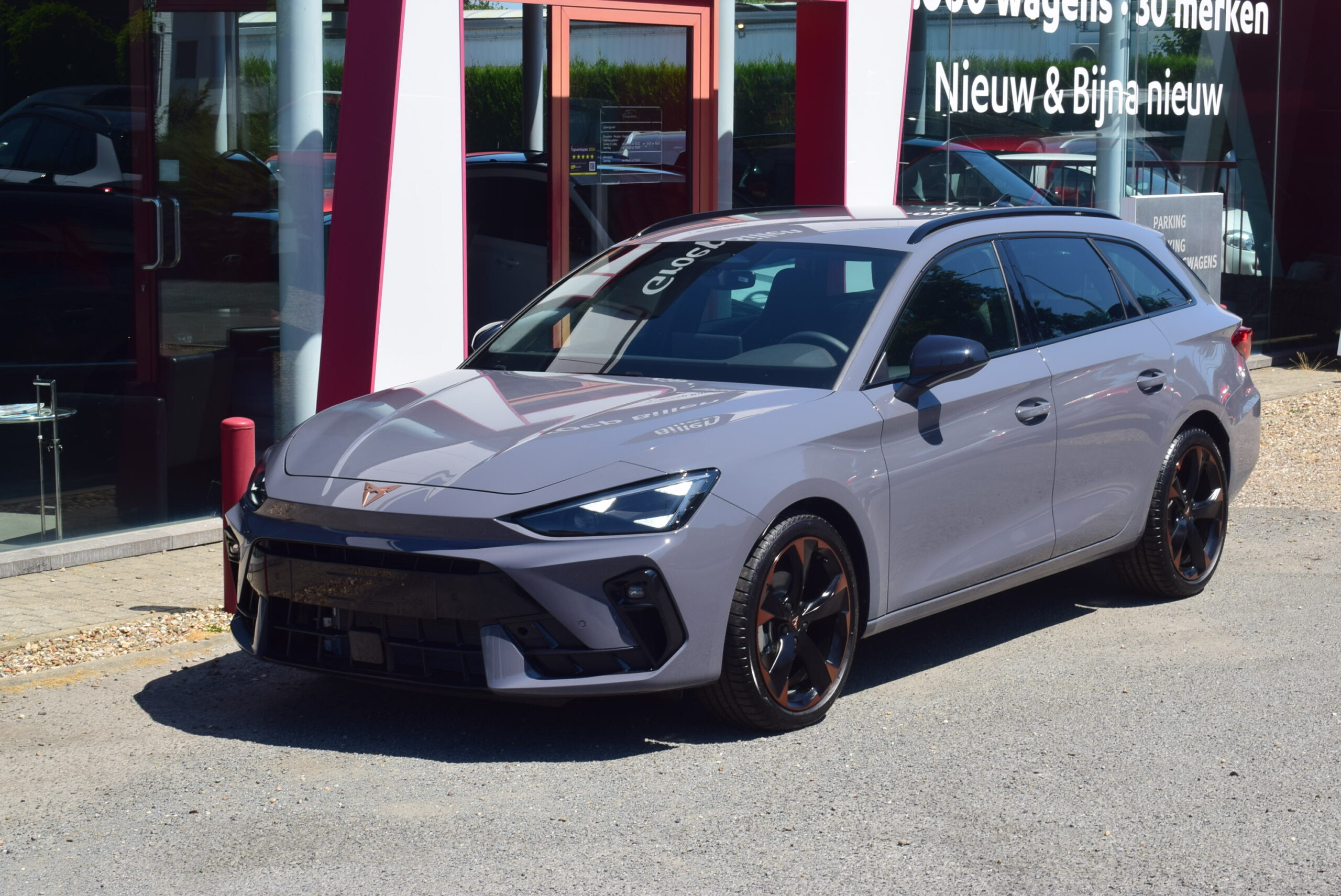 CUPRA LEON 1.5Tsi 150pk 1/2 LEDER – ELEKTRISCHE ZETEL – CARPLAY – LED – CAMERA – 18″ ALU – AMBIENT LIGHT – NIEUW